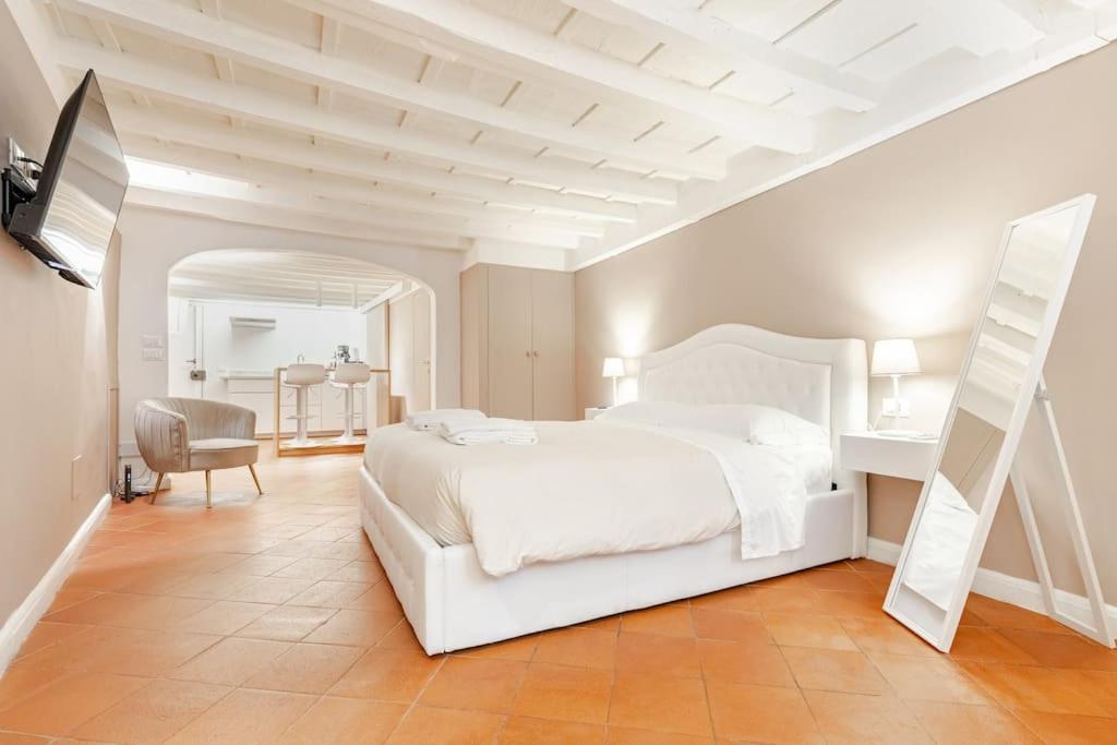 Amazing In Piazza Santa Croce Apartment Florence