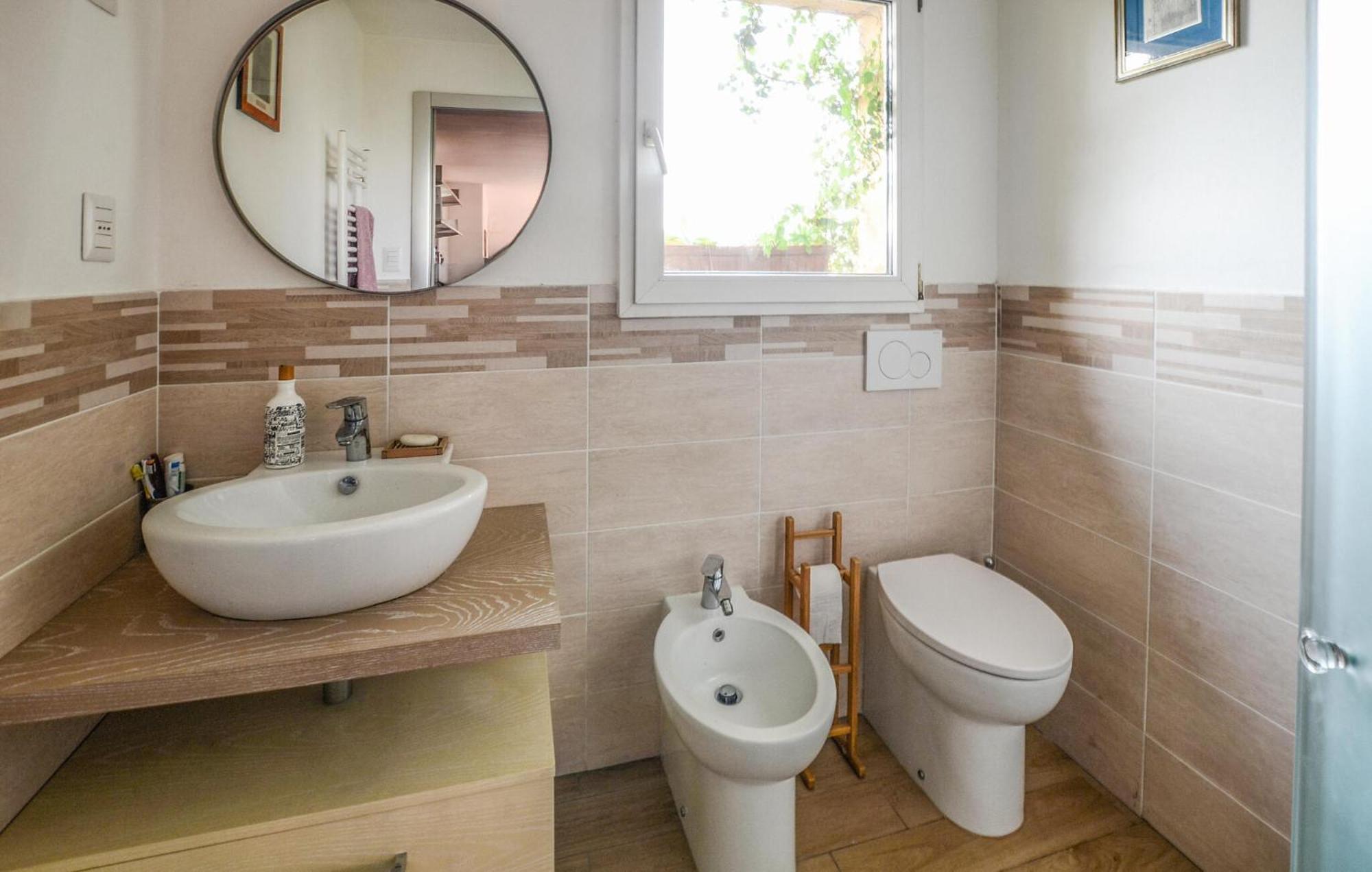 1 Bedroom Lovely In Appartement Florence