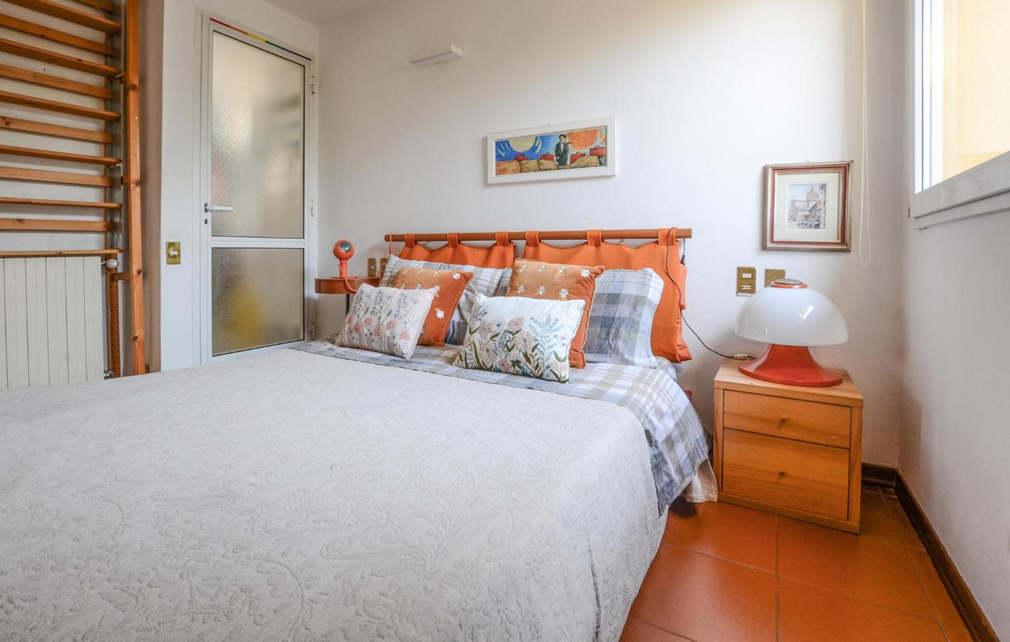 1 Bedroom Lovely In Appartement Florence