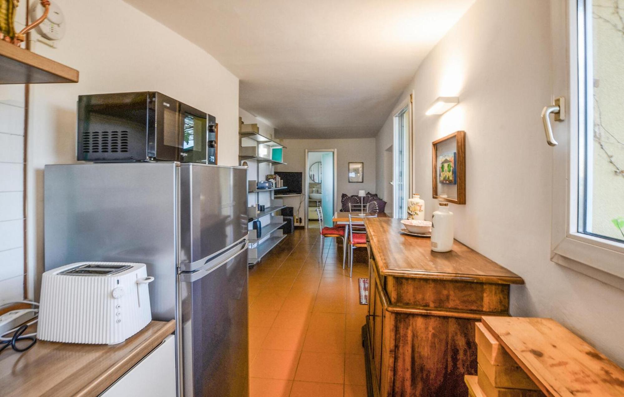 1 Bedroom Lovely In Appartement