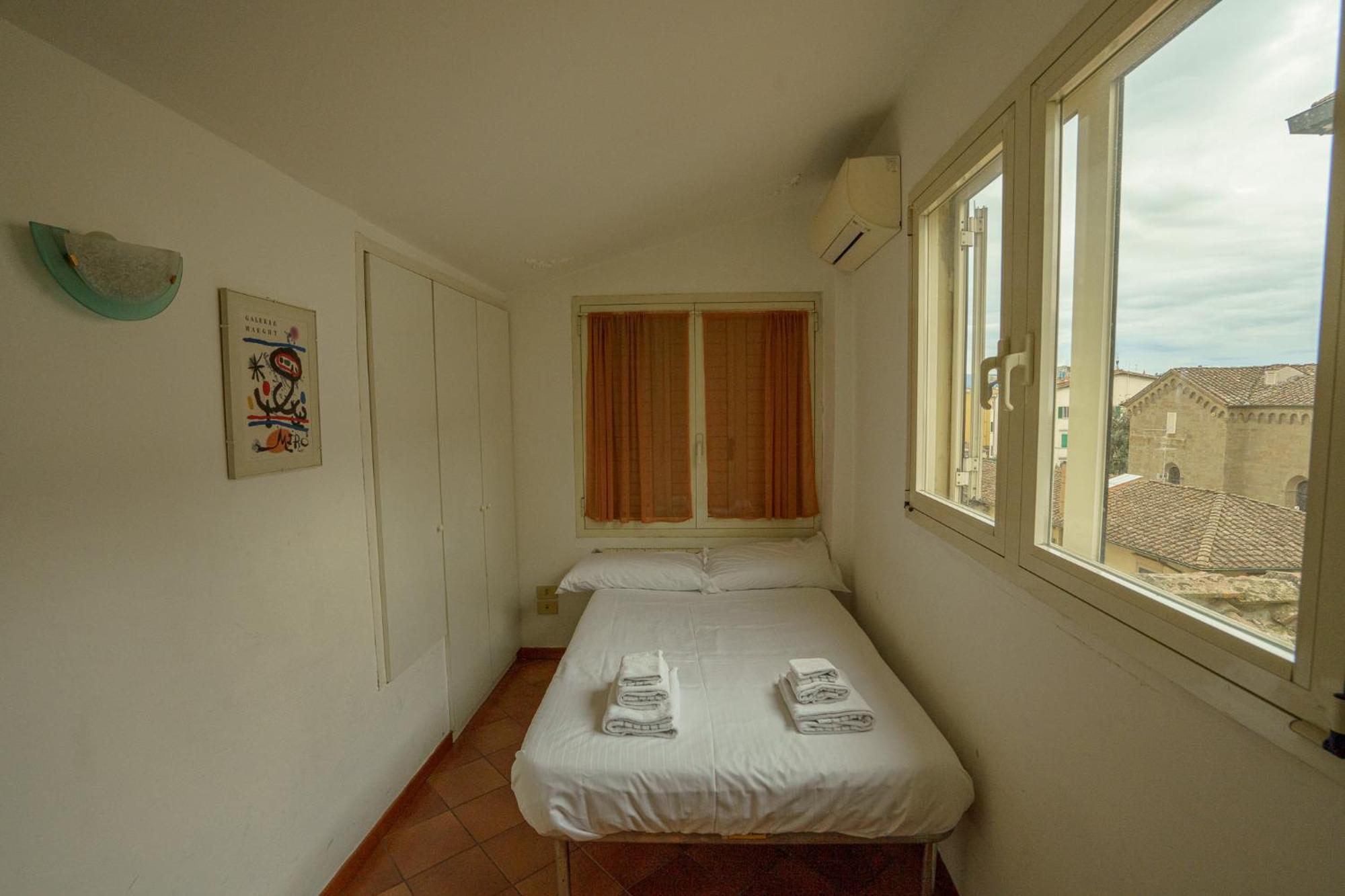 Tranquil Near Museums And Train Station Apartamento *