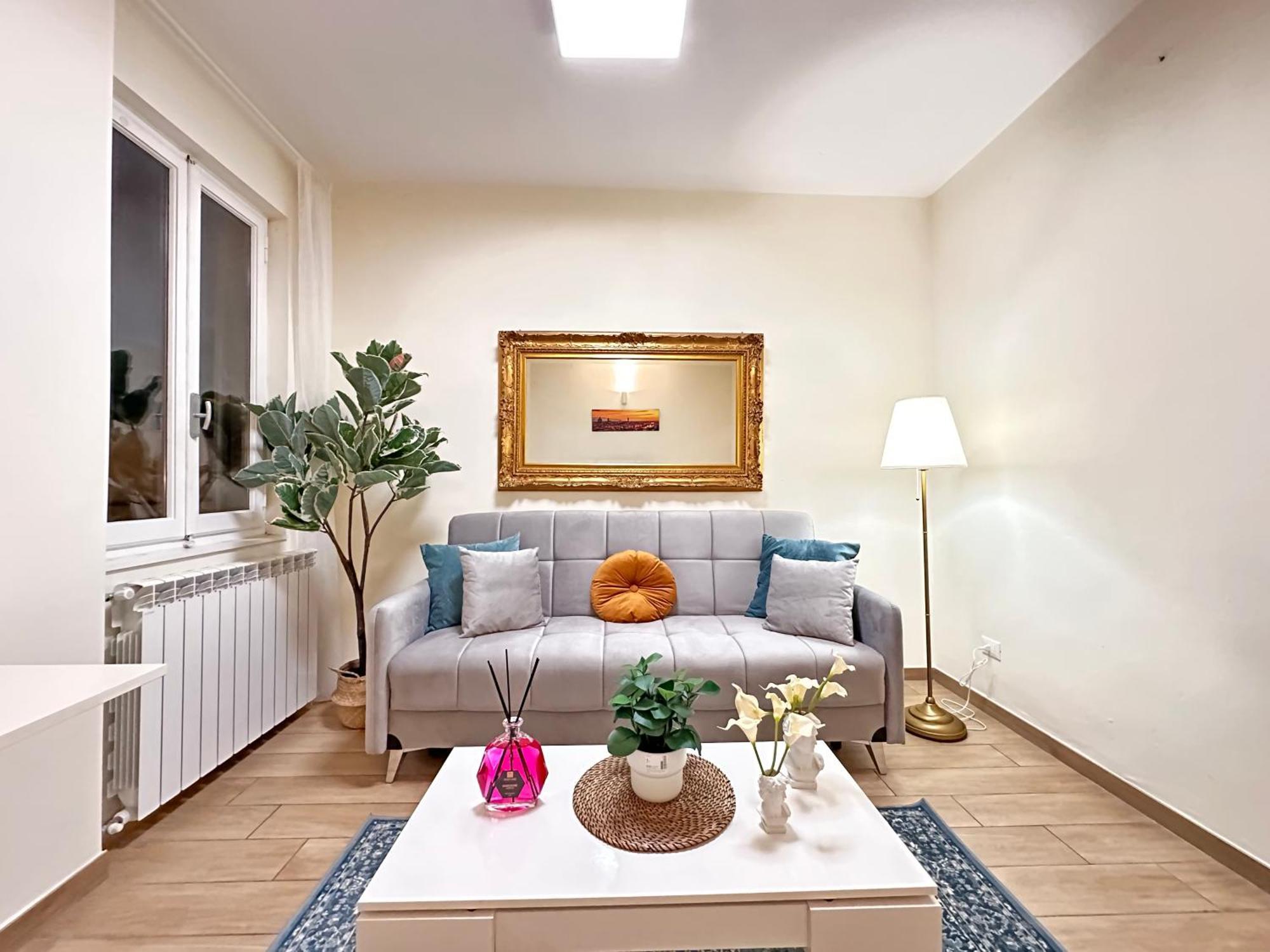 Luxurious View On Pitti Palace Apartment