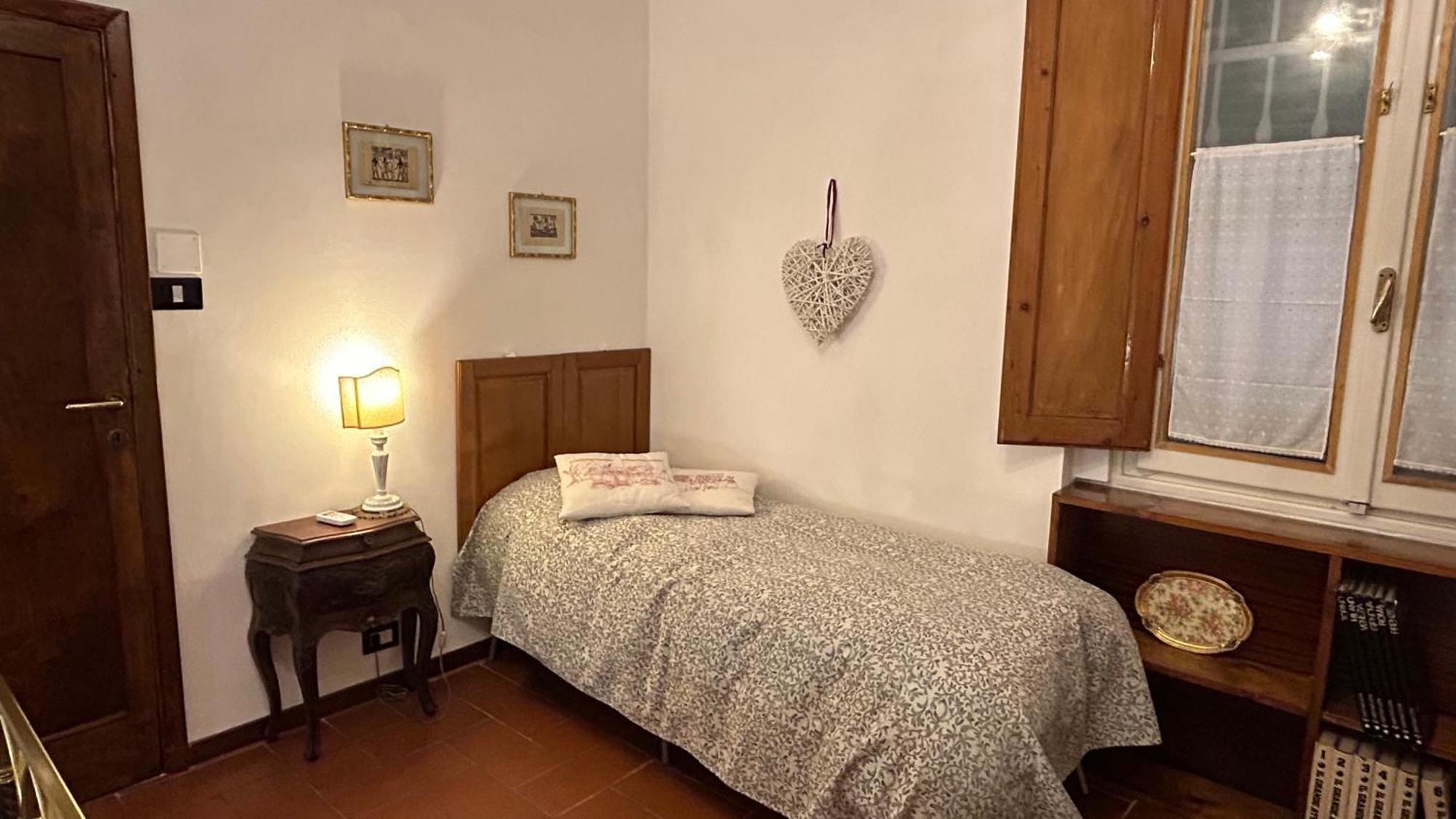 Le 5 Vie Con Tripla Bed & Breakfast *