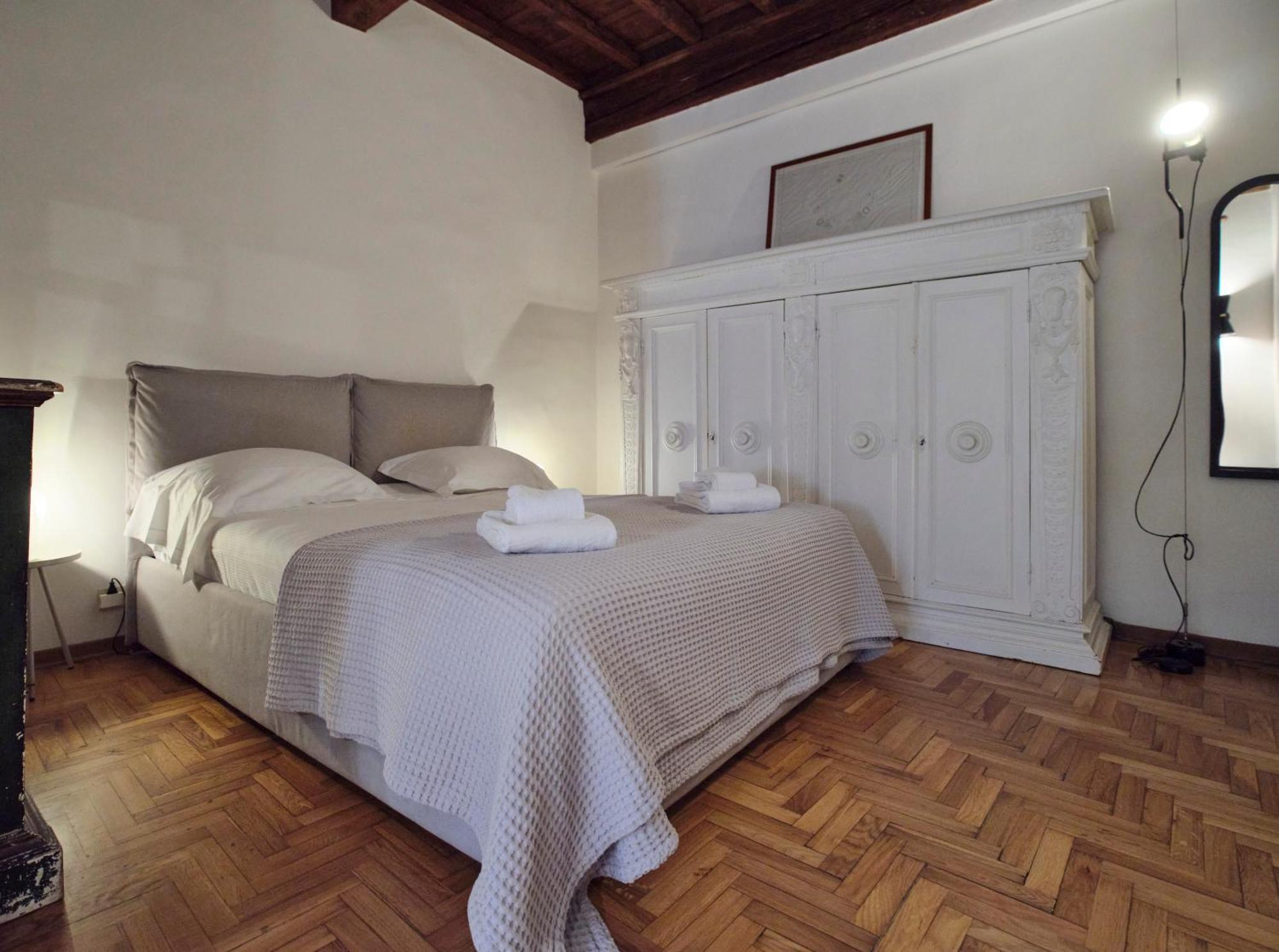 Enchanting With Patio, Lungarno Apartment