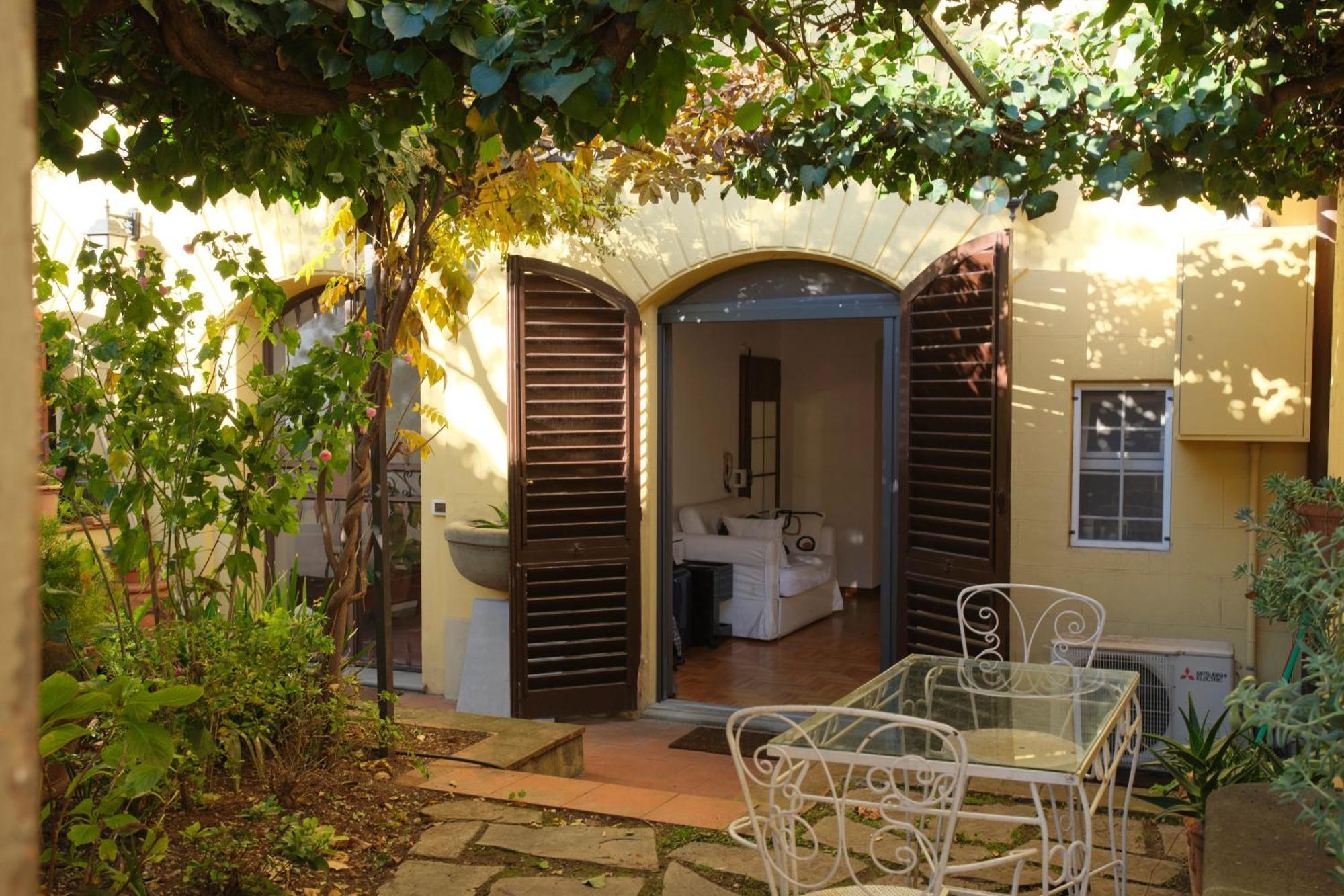 Apartment Enchanting With Patio, Lungarno *
