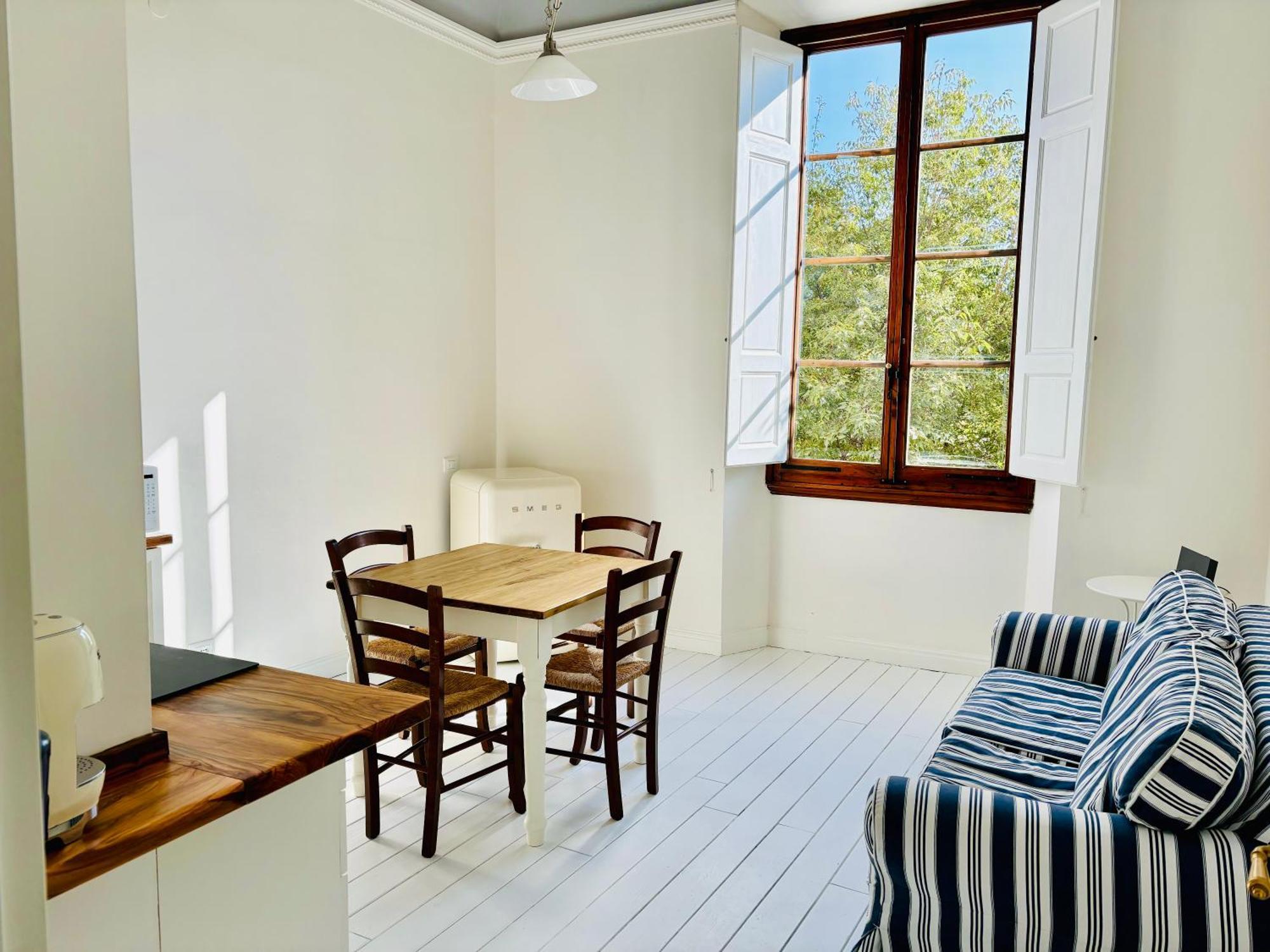 Luminous And Spacious Boboli Appartement