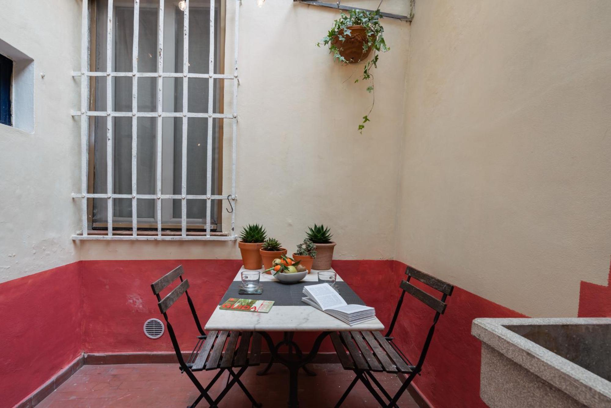 Charming In The Heart Of Santo Spirito Appartamento