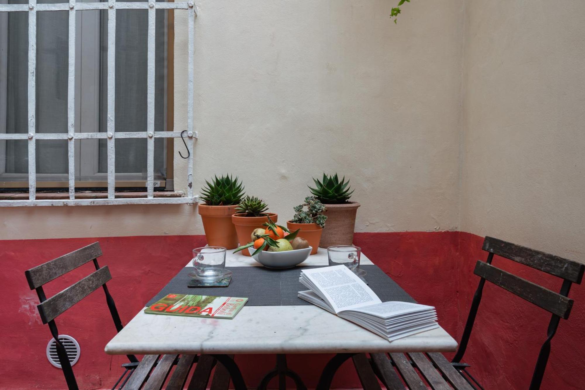 Charming In The Heart Of Santo Spirito Appartement Florence