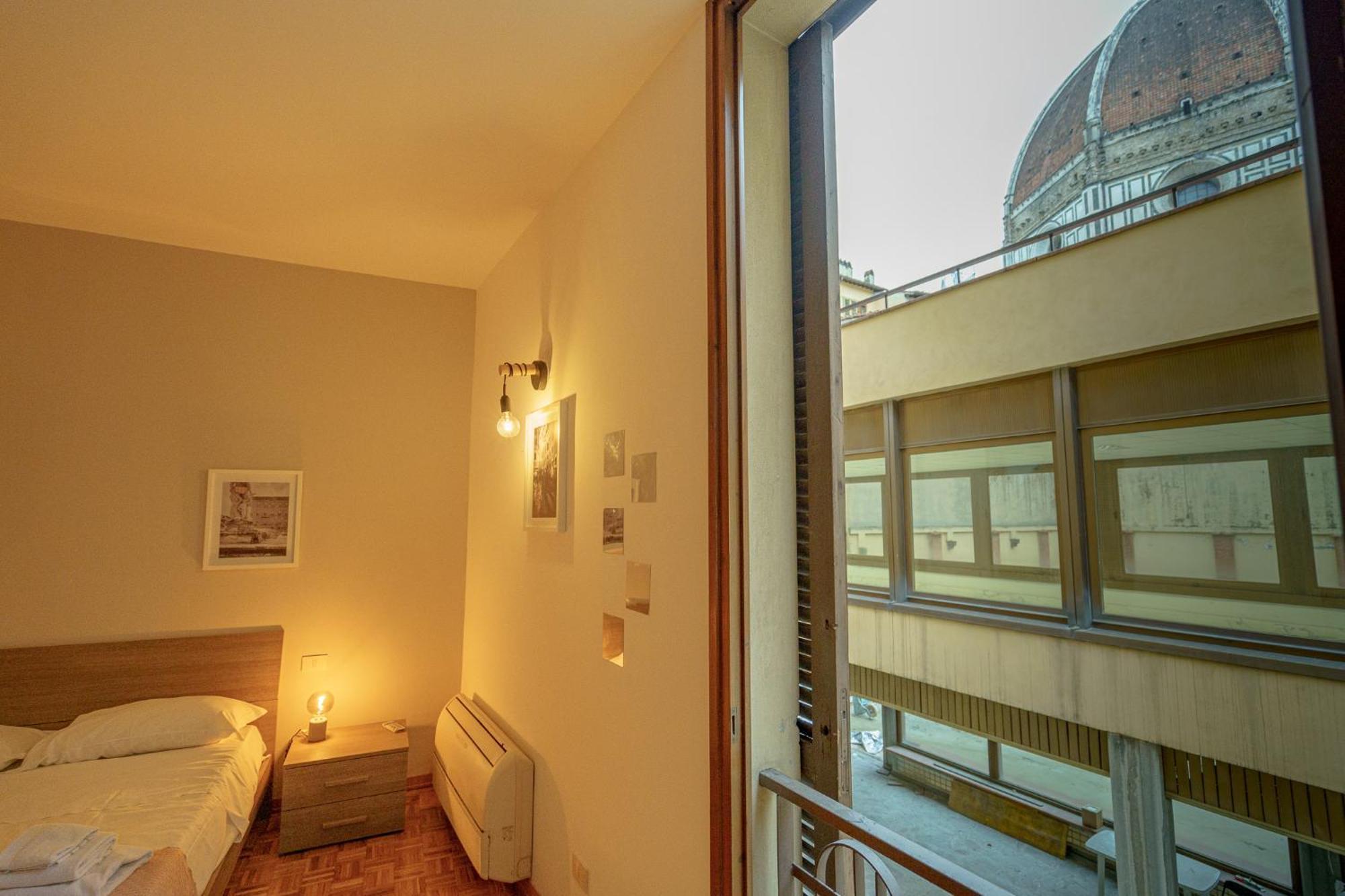 Apartment Darling With Stunning Views On Duomo Florenz