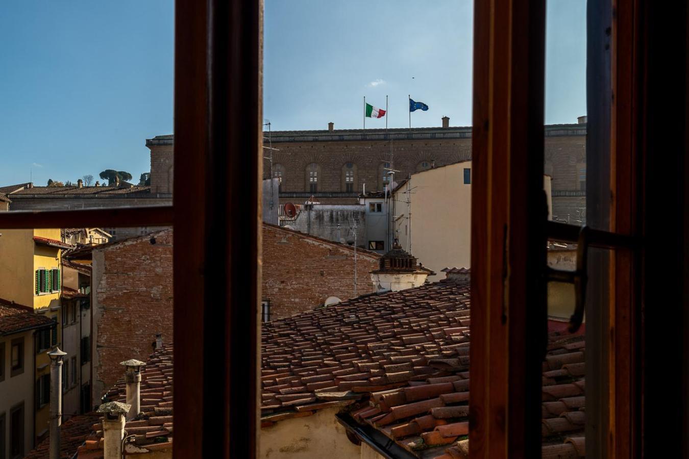 Pitti View Near Ponte Vecchio Appartement