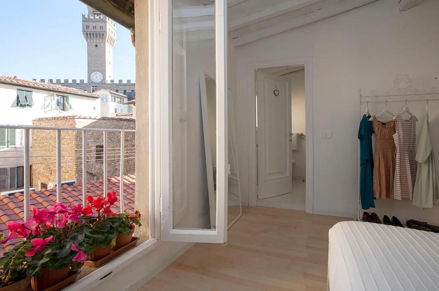 Via Lambertesca, 14 - Charming - Large Design Between Uffizi And Ponte Vecchio - 4rth Floor Without Elevator Appartement *