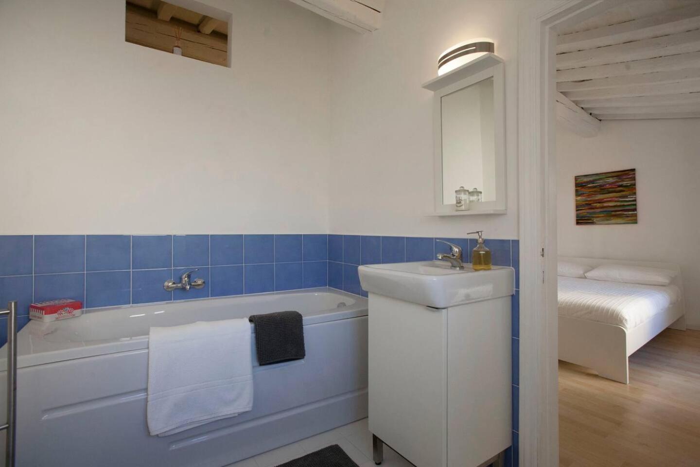 Appartement Via Lambertesca, 14 - Charming - Large Design Between Uffizi And Ponte Vecchio - 4rth Floor Without Elevator *