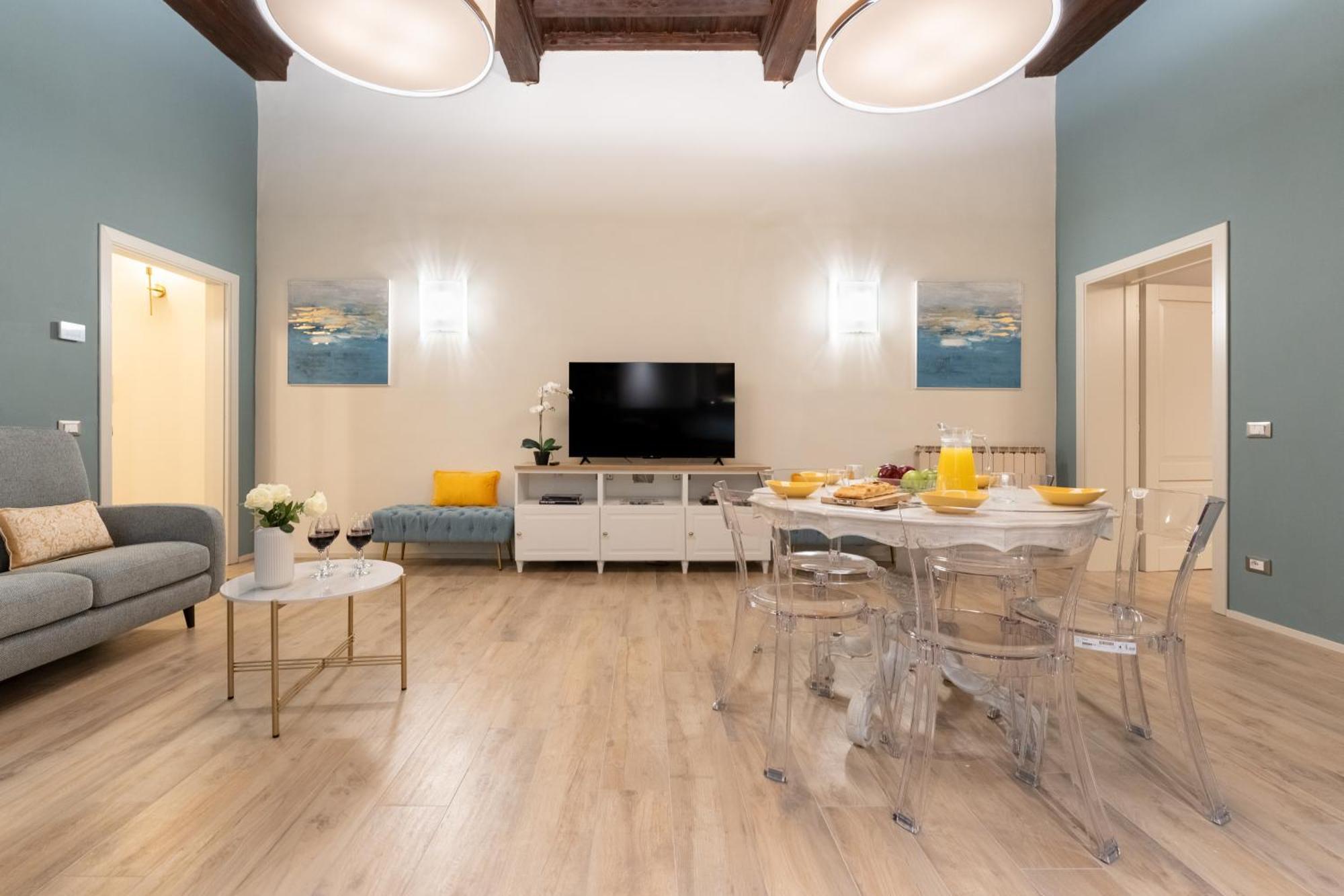Apartment Via Santa Reparata, 1 - 2nd Floor - Stunning And Spacious 10 Min To Historic Center *