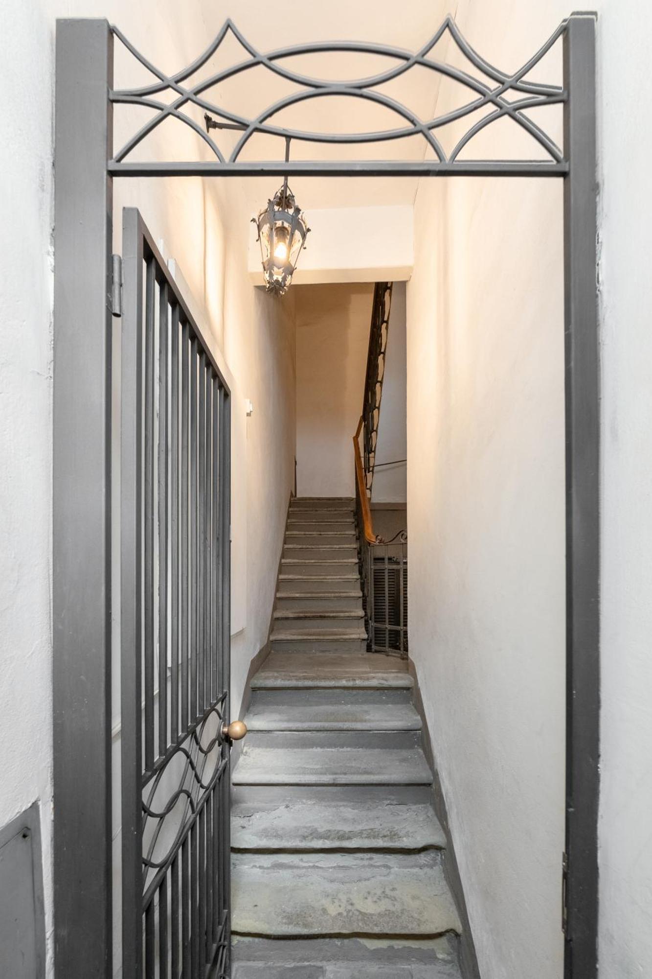 Via Santa Reparata, 1 - 2nd Floor - Stunning And Spacious 10 Min To Historic Center Appartement *