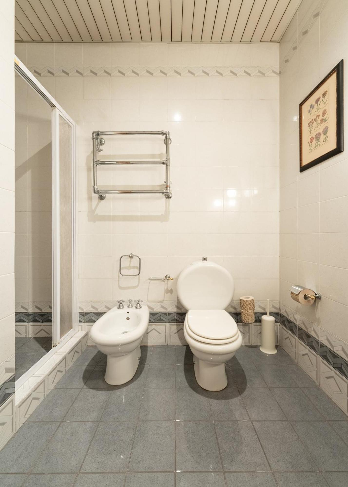 Via Panzani 16, 3th Floor - Antonella - Elegant & Spacious, 3-bedroom In Historic Center Appartement *