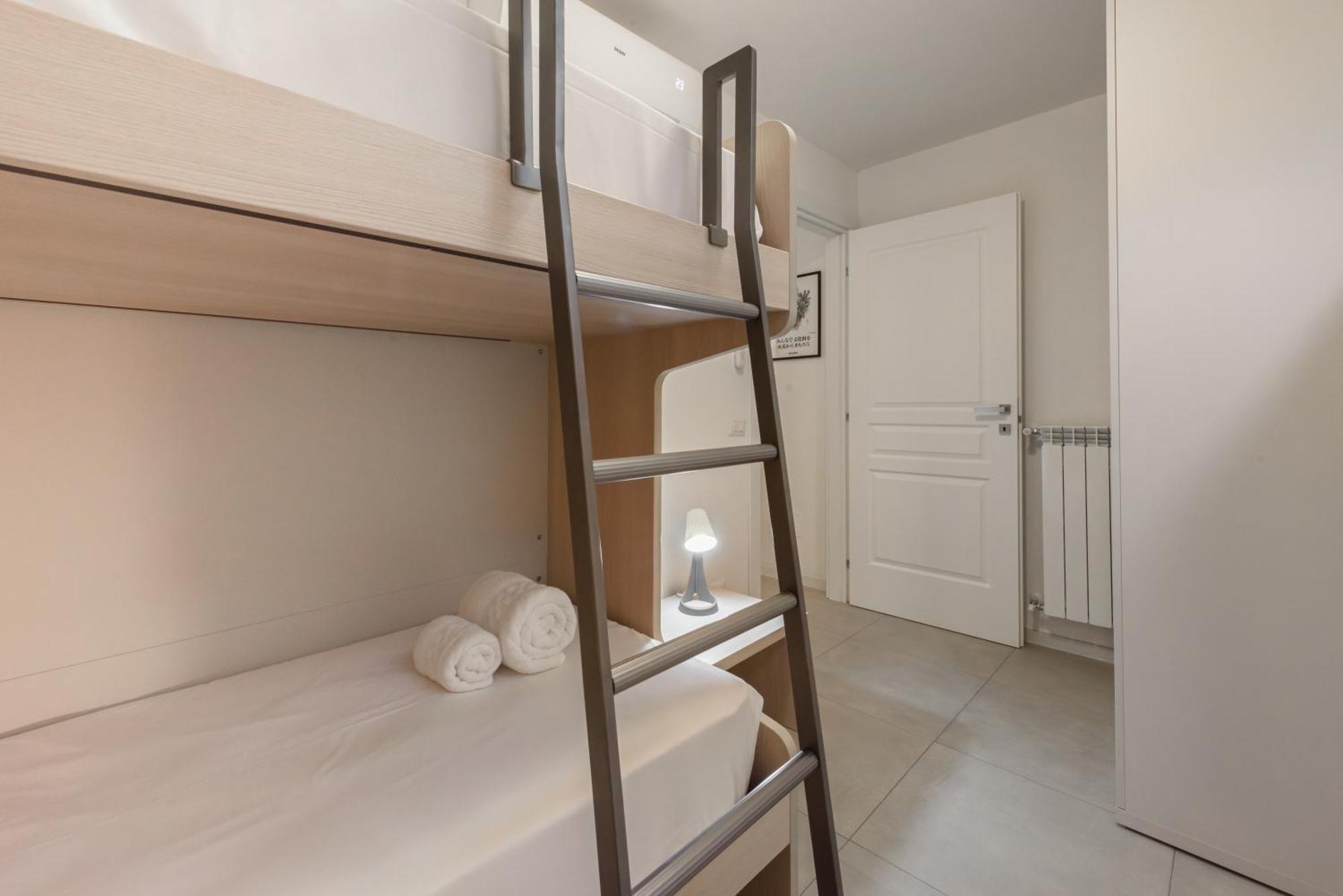 Flora - Brand New Near Historic Center *