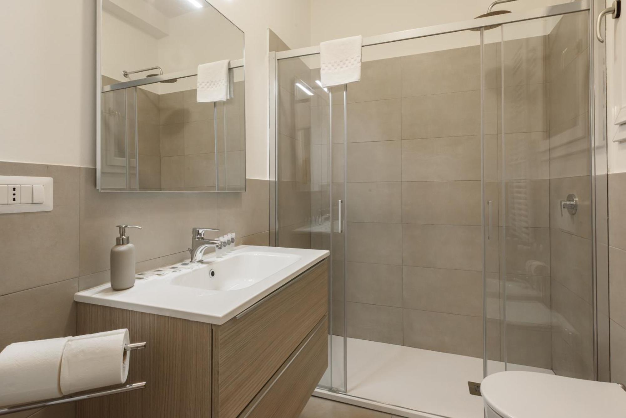 Flora - Brand New Near Historic Center *