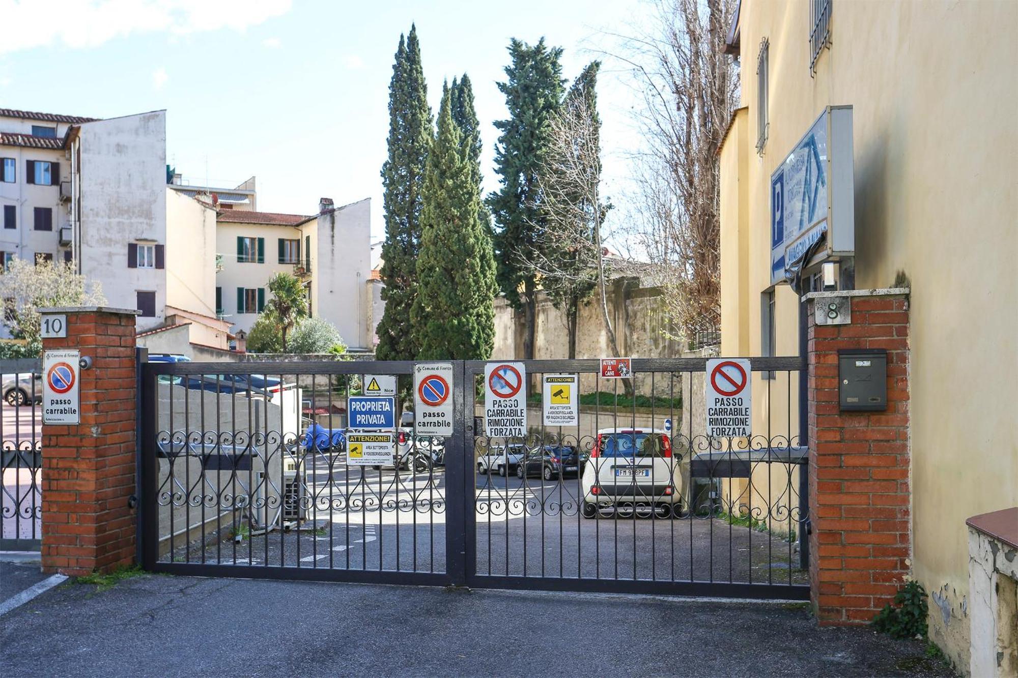 La Tua Casa A Con Parcheggio Privato Per 2 Auto *