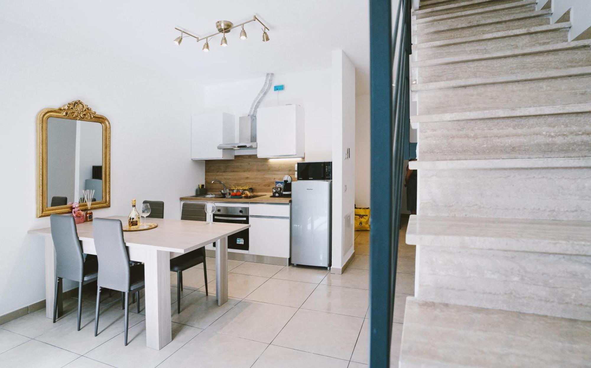 Dream Homes Apartment *