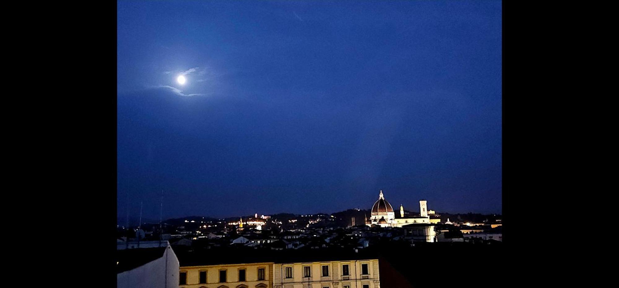Caterina De' Medici Luxury Attic With Terrace And Parking Appartement