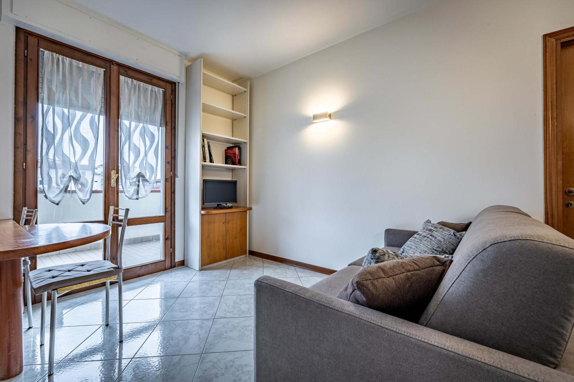 Yd Quiet Leopolda With Parking Florence