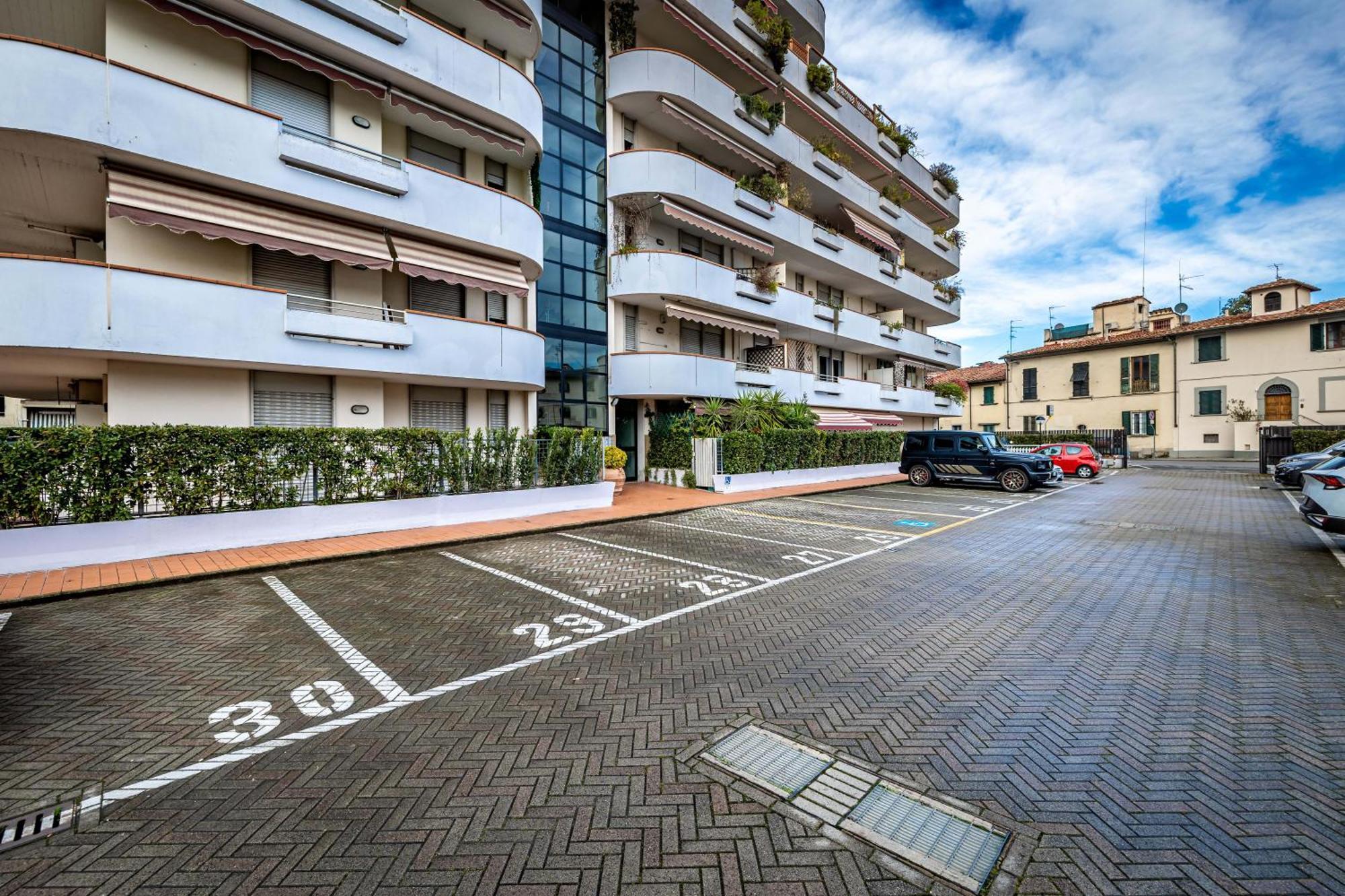 Yd Quiet Leopolda With Parking Apartment Florence