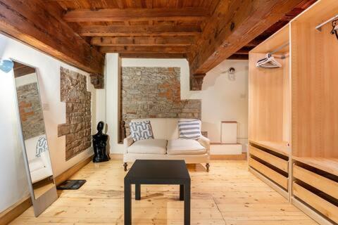 And Quiet Loft 5 Minutes Walk From The Duomo