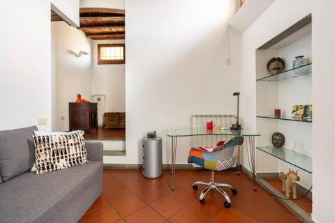 And Quiet Loft 5 Minutes Walk From The Duomo Apartment