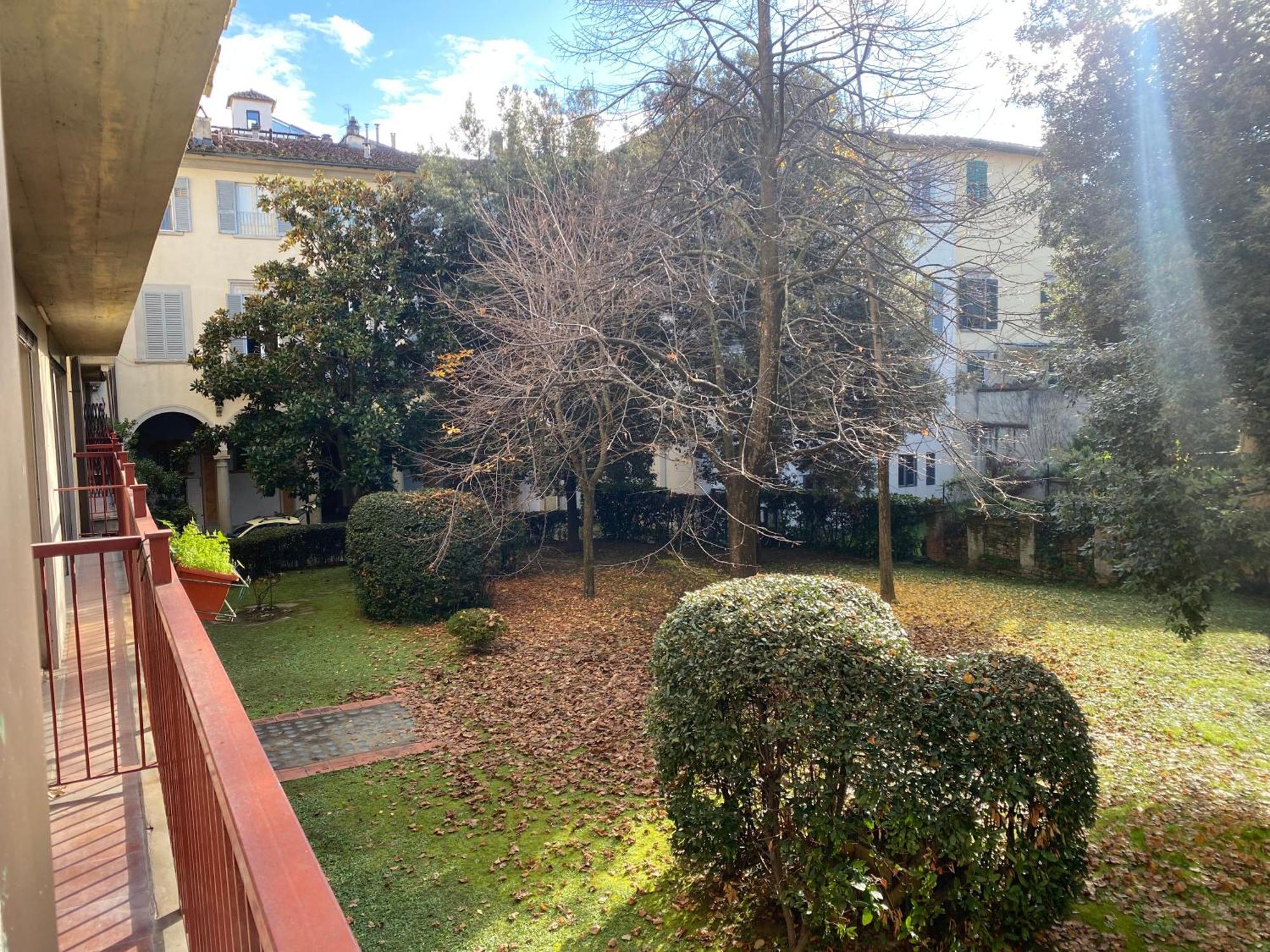 Cozy With Access To Garden Apartment Florence
