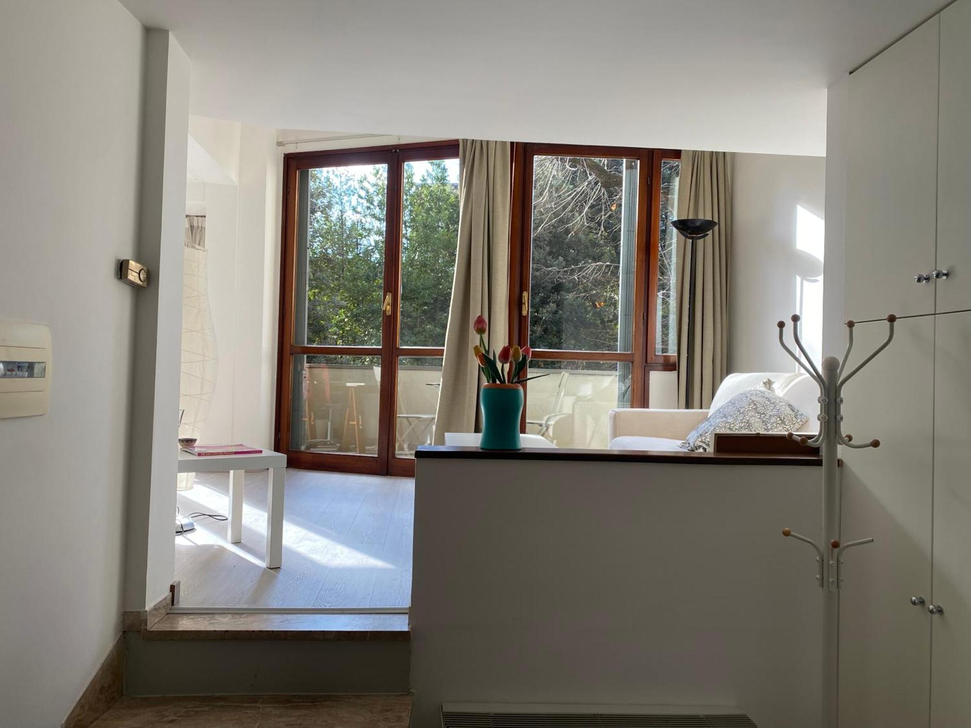 Cozy With Access To Garden