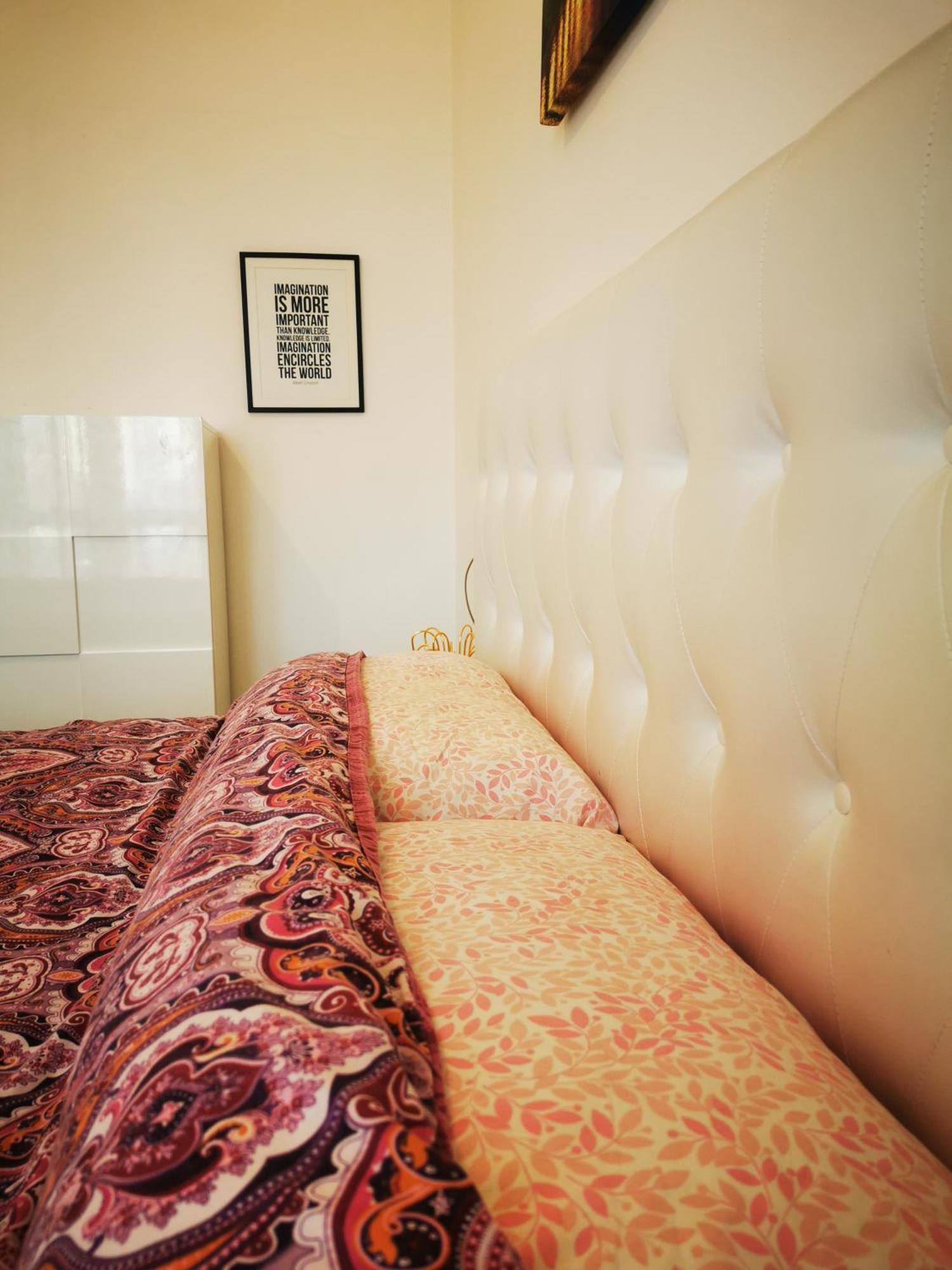 Eyes Apartment