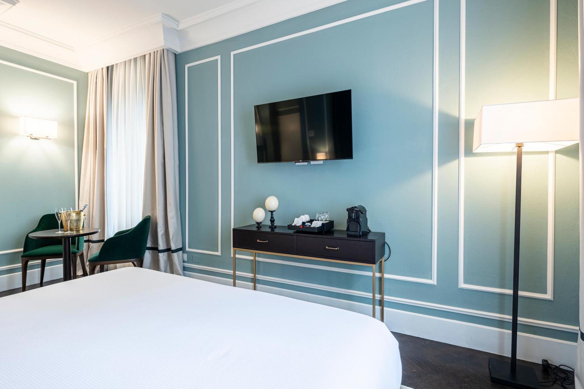 Hotel Glimpse 4*