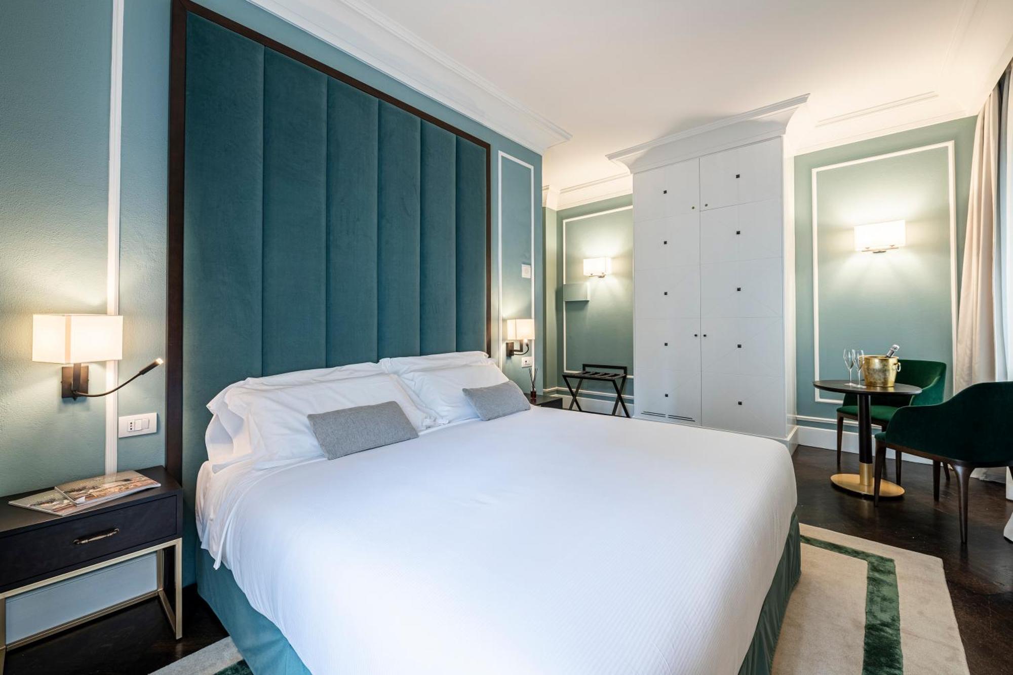 Hotel Glimpse 4*