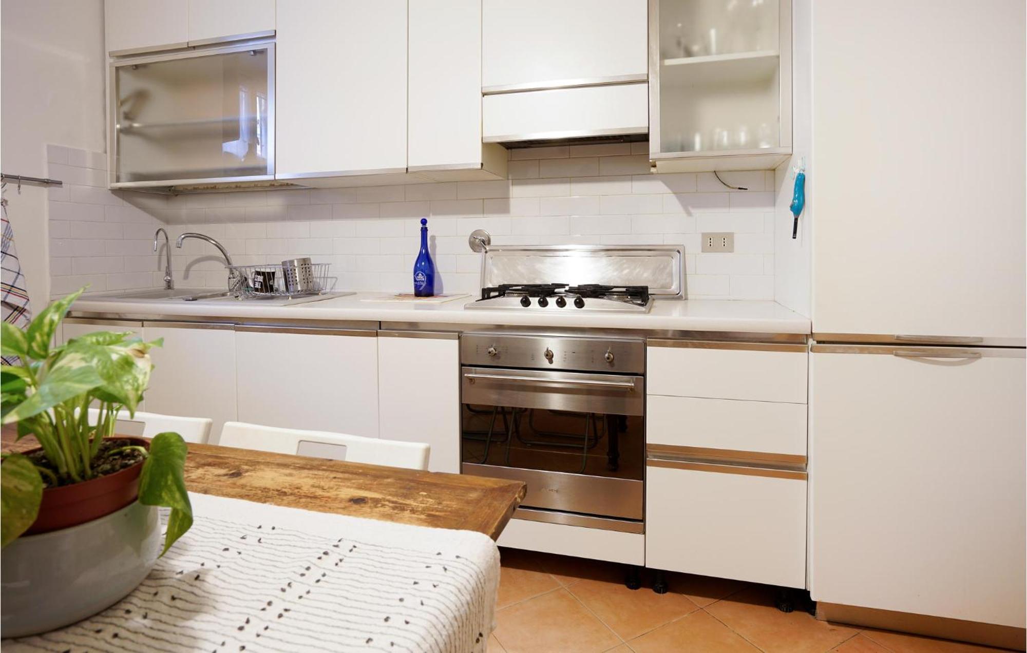 1 Bedroom Stunning In Apartment Florence