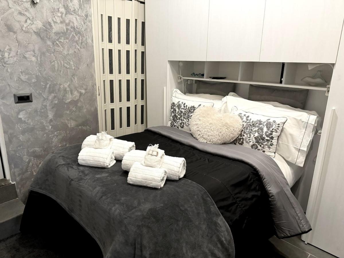 Nest In 27 Apartment