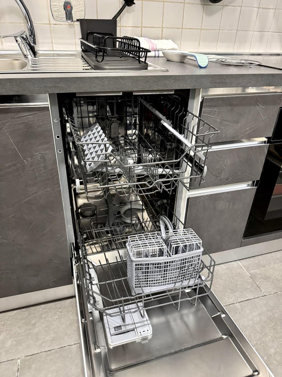Nest In 27 Apartment *