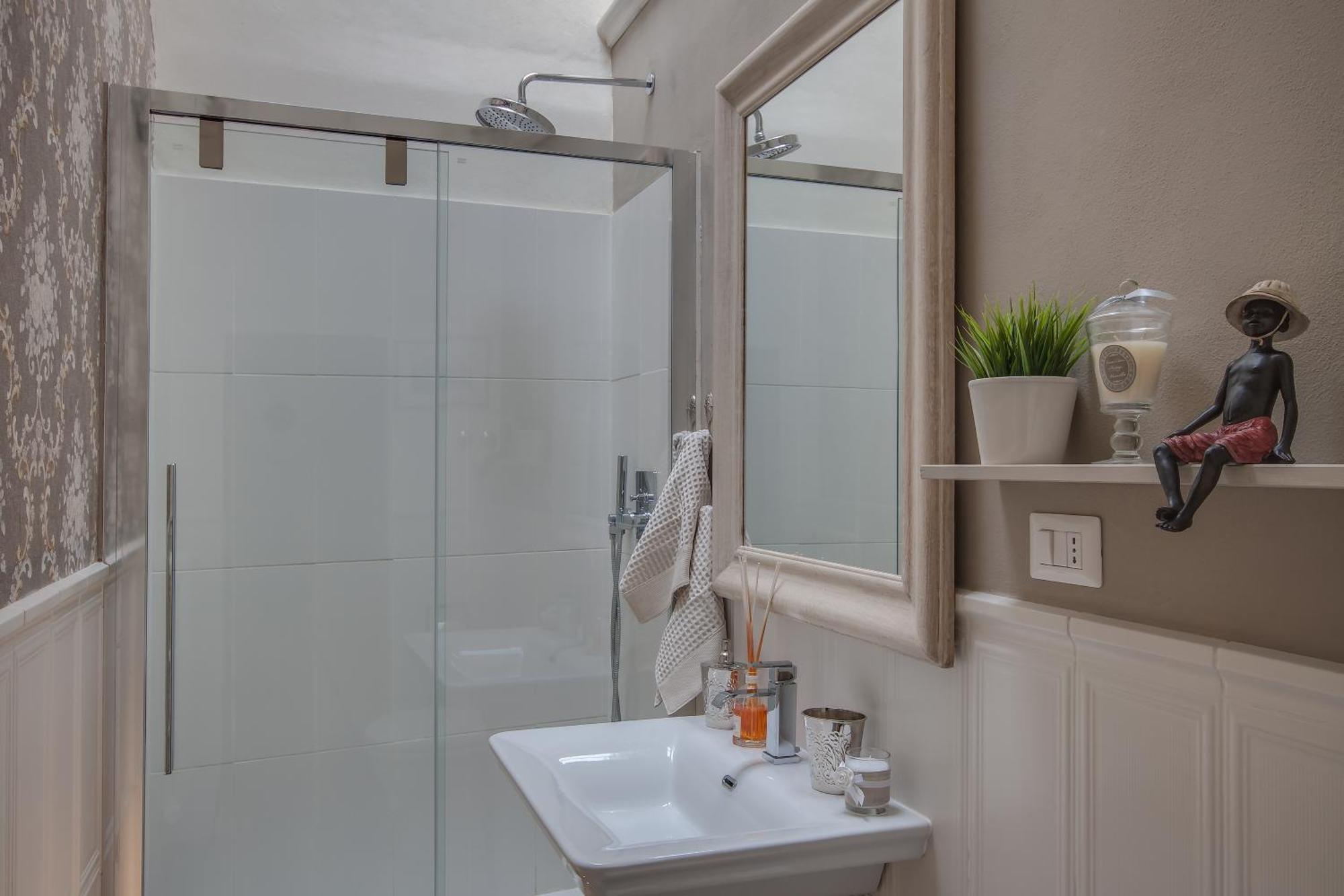 Florence- Gemma 2bd Tornabuoni Area Appartement *