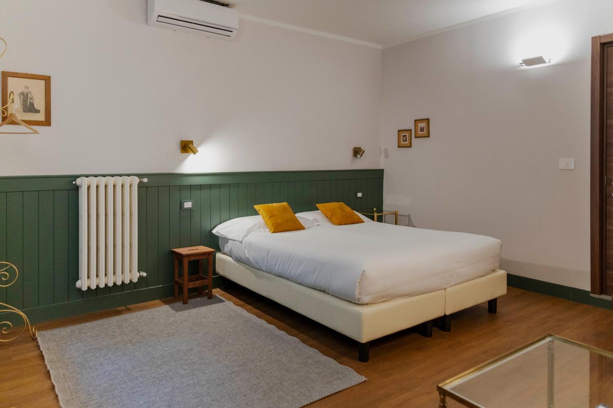 Zanobi 45 * Florence