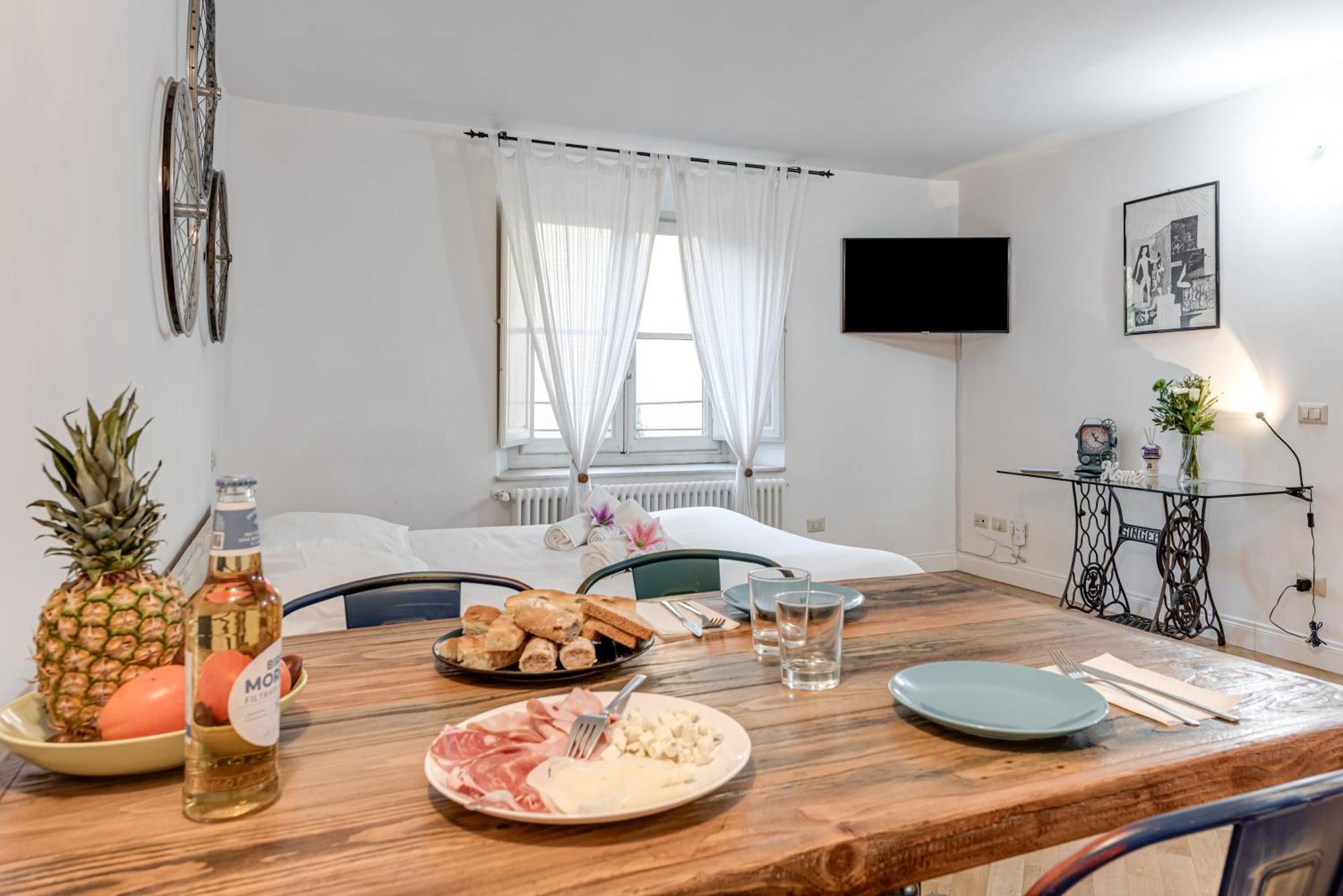 Elica - Sweet Dreams In Apartment Florence