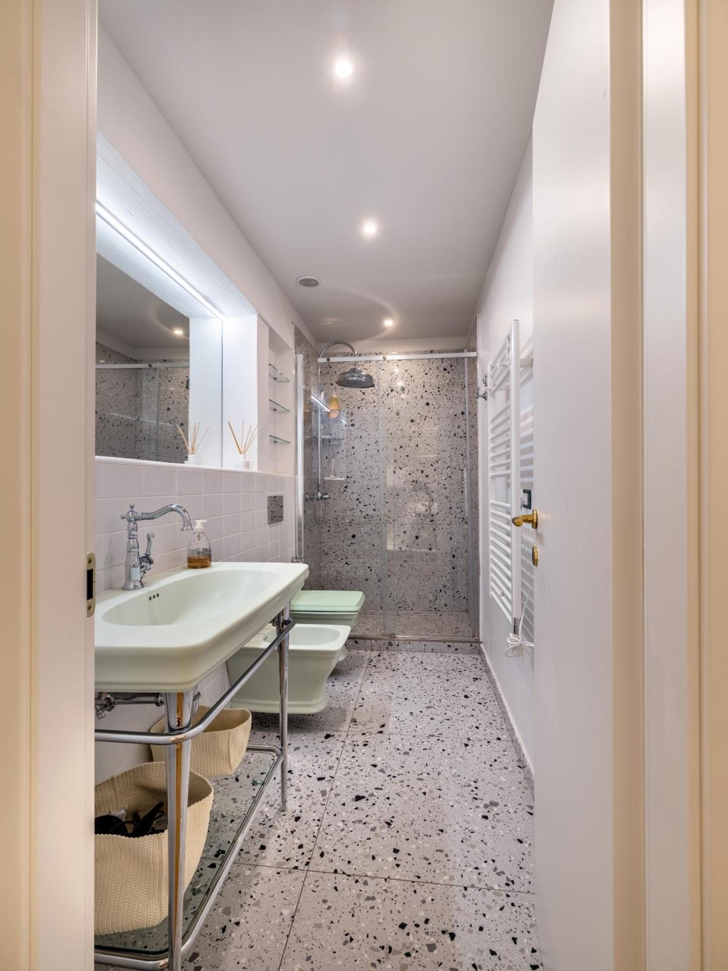 New Quiet Flat - Santa Croce View - Servizi Florence