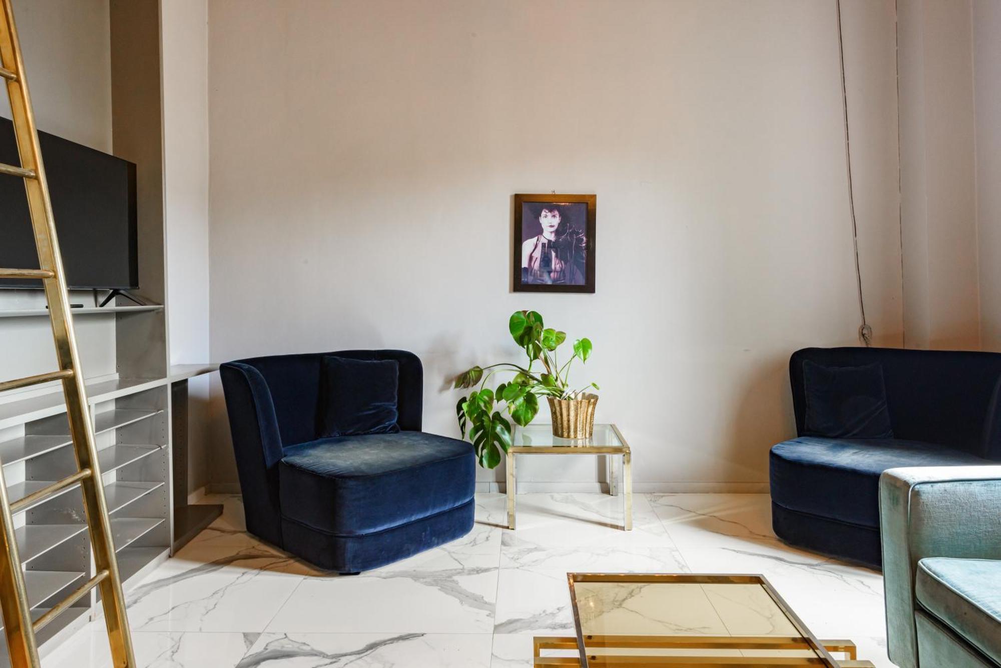 Regina House By Mmega * Florence