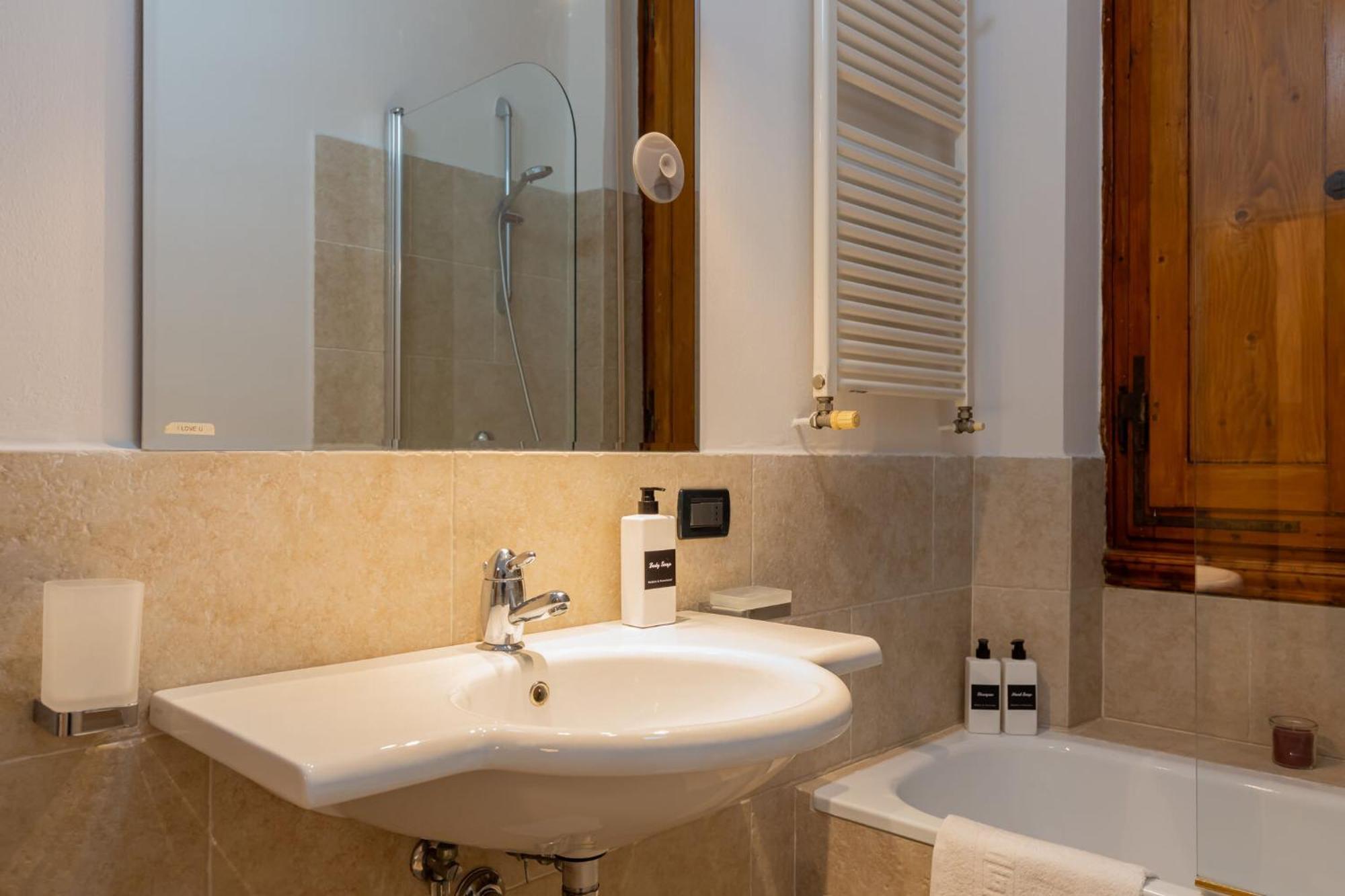 Appartement 2 Da Letto A Campo Di Marte Florence