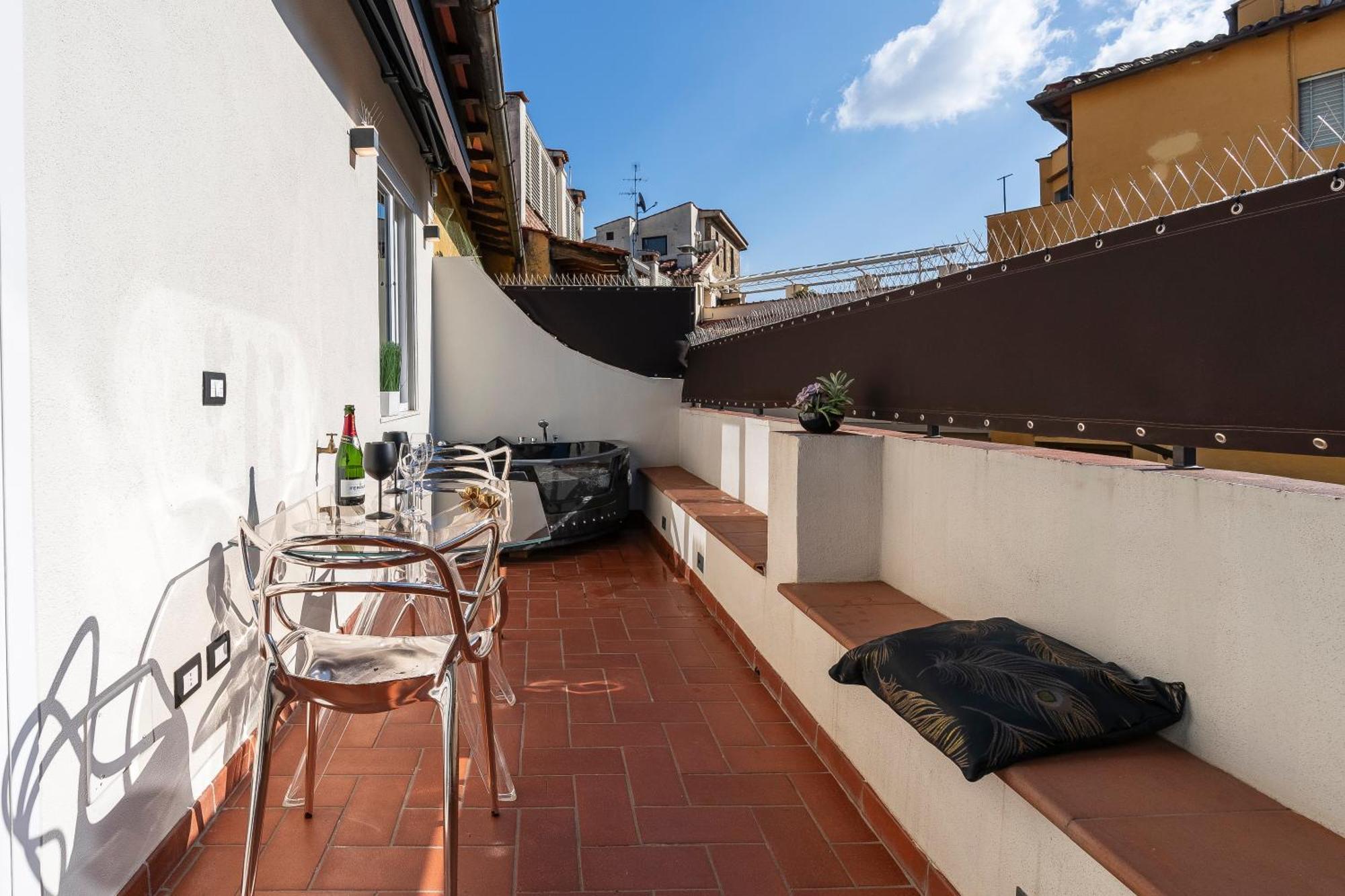 Ponte Vecchio Rooftop Terrace With Private Heated Jacuzzi Appartement