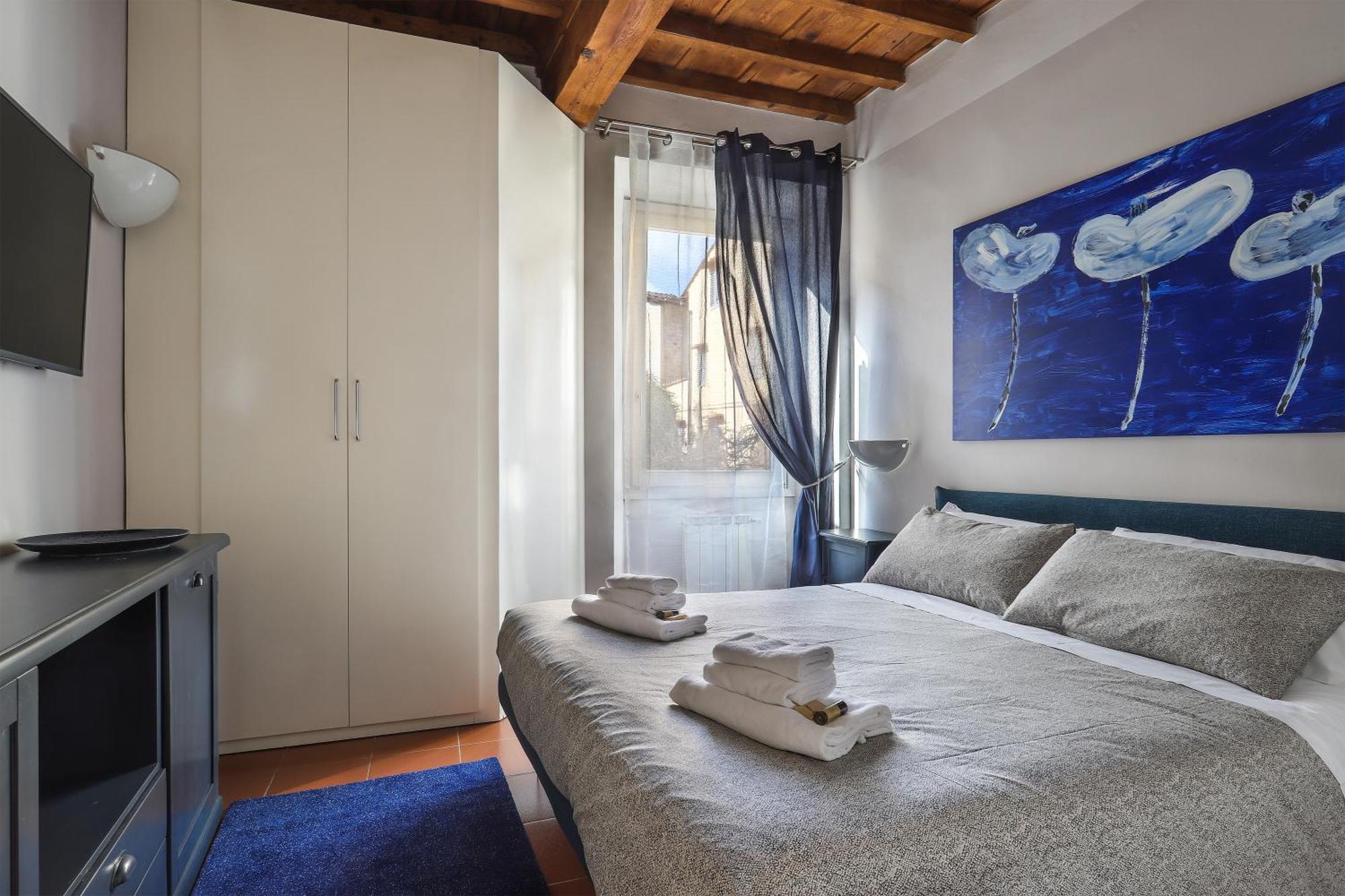 Apartment In The Window- Unique View