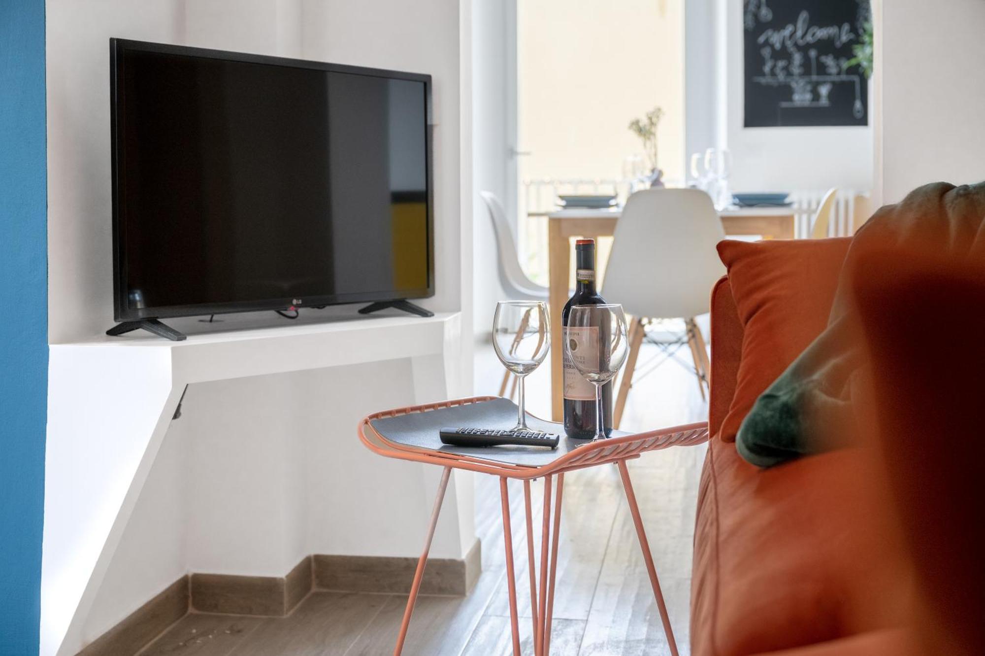 Via Pollaiolo Apartments: Comfort And Style Near Tram Apartment *