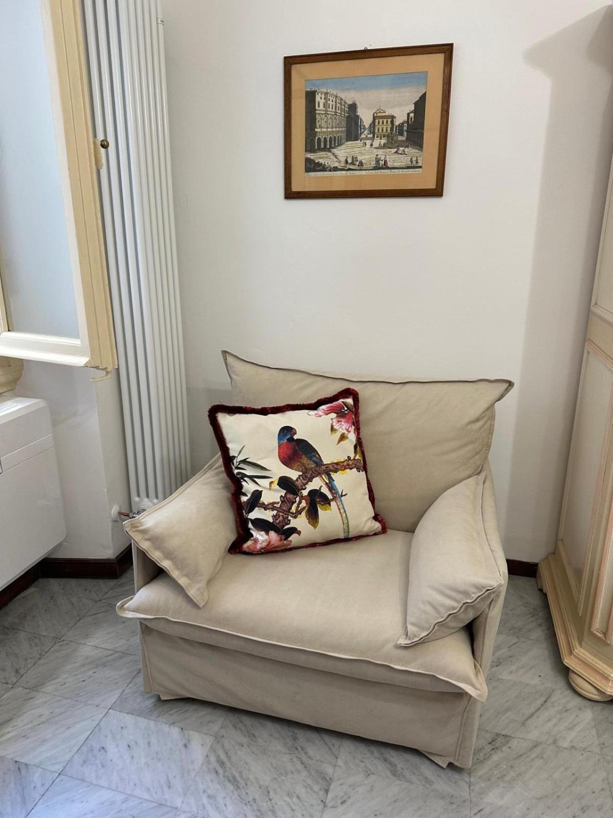 Elegant In A Historic Building, Just A Few Steps From The Duomo Appartement