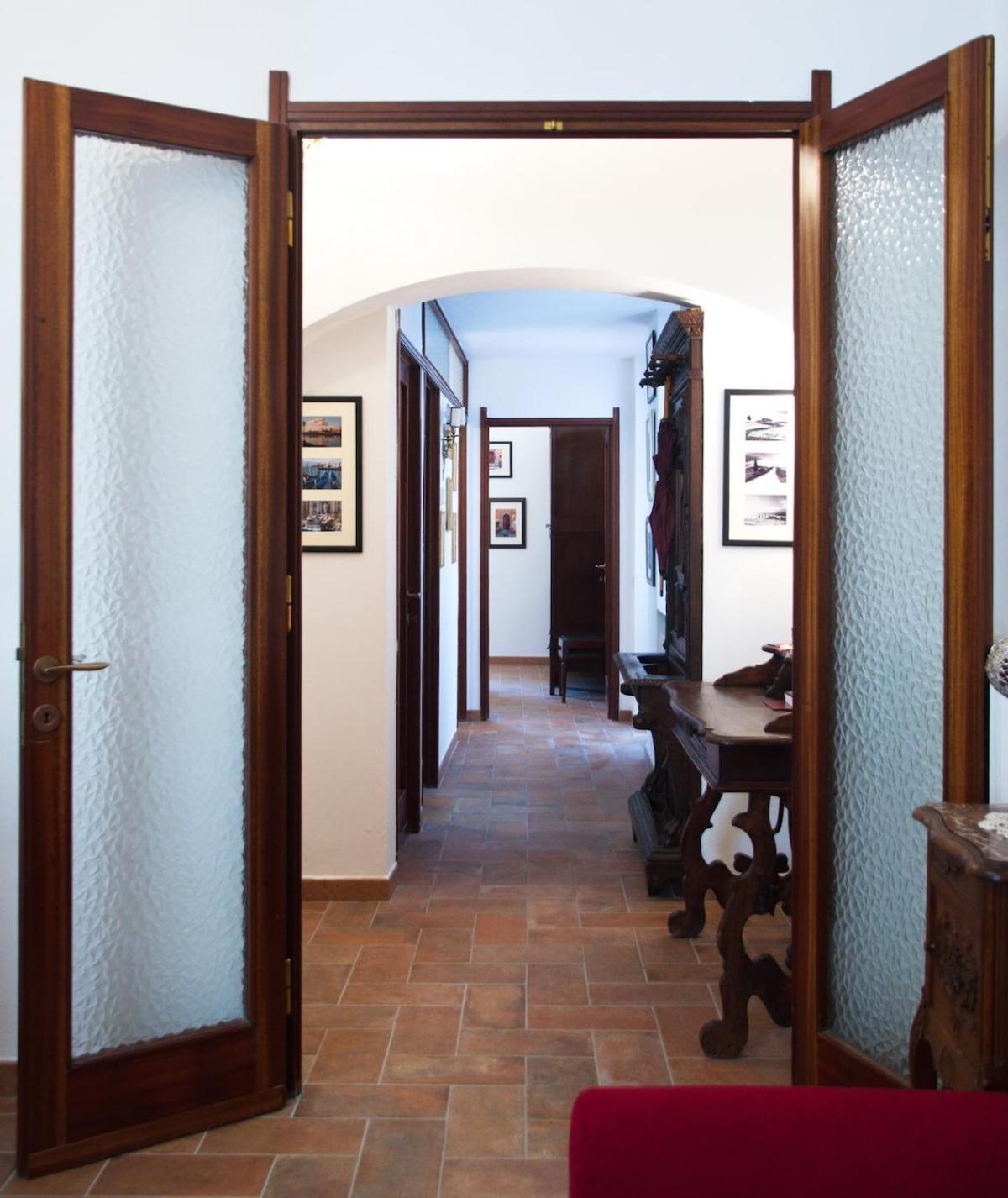 Appartement Elegant 300m From Old Town Center