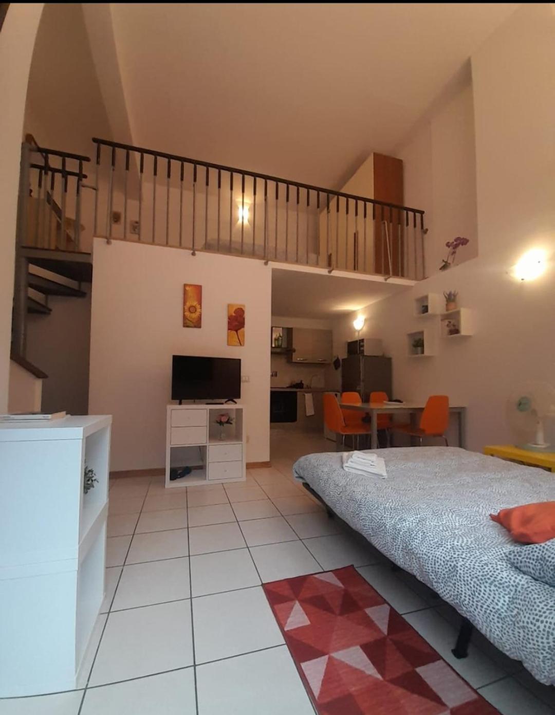 Appartement Gemme Fiorentine In Front Of The Train Station 5 Minutes From The Centre Free Parking *