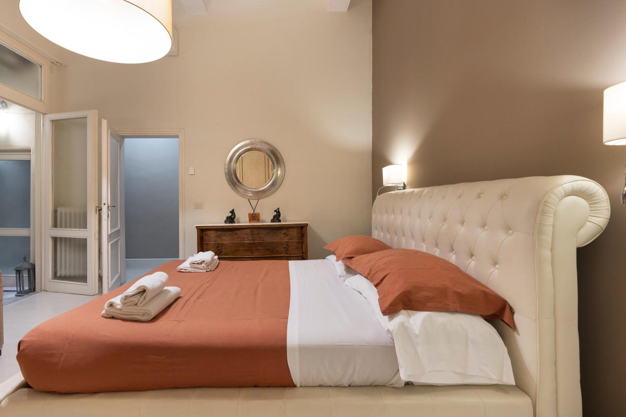 Historic Borgo Ognissanti, 8 Apartamento Florença