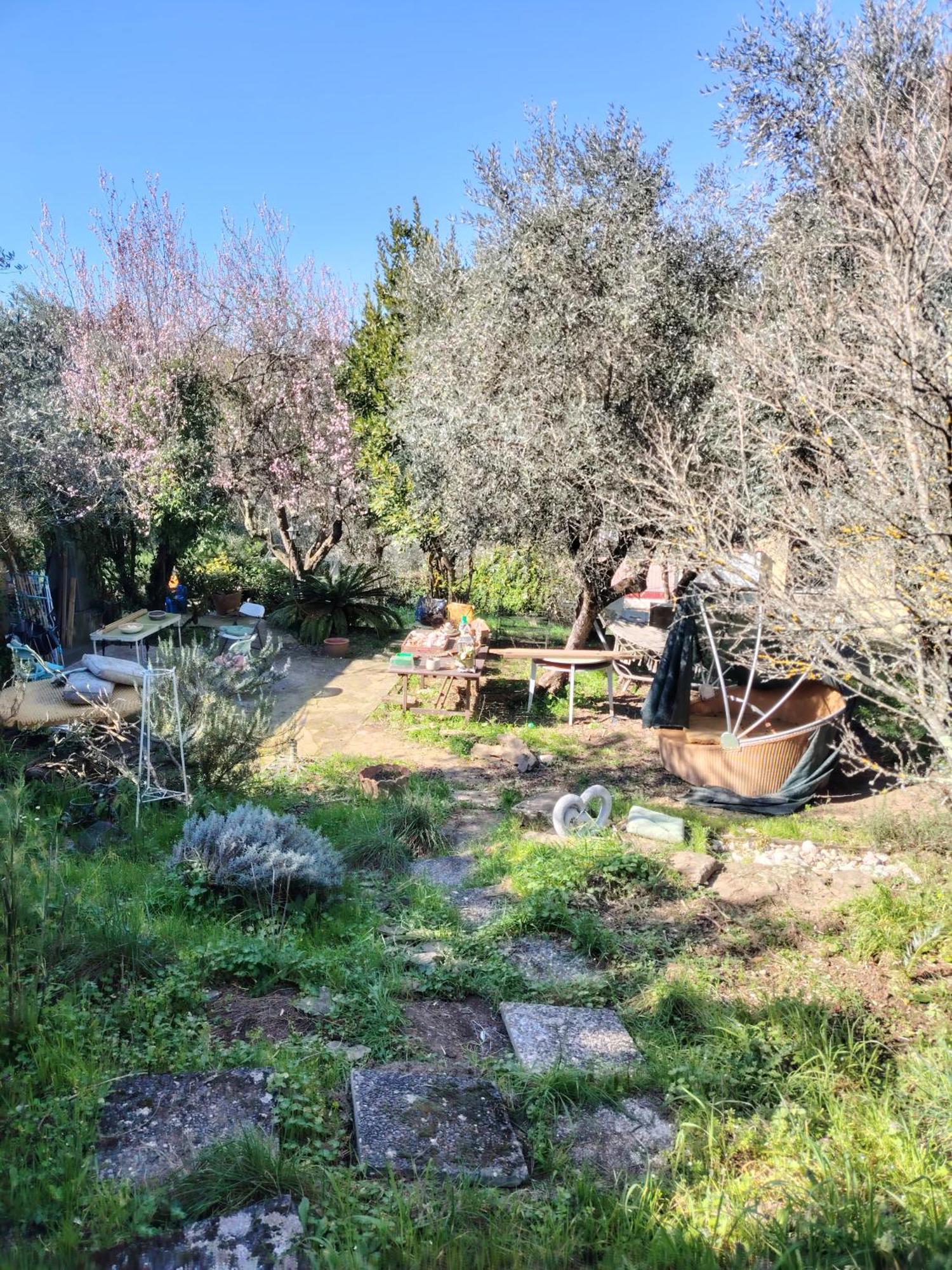 Turisti Nella Natura In Citta D'arte Camping Florence
